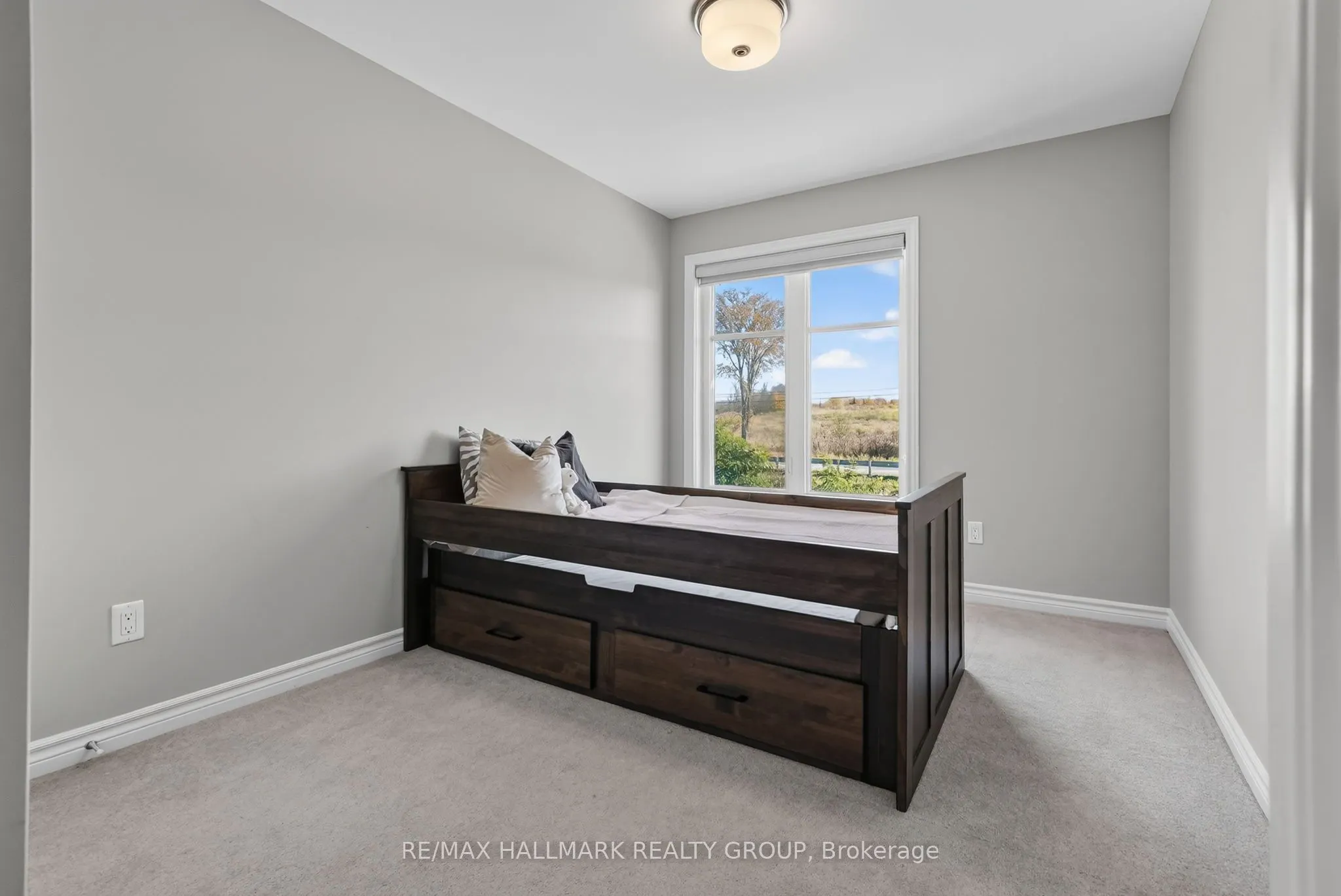 794 Cap Diamant Way