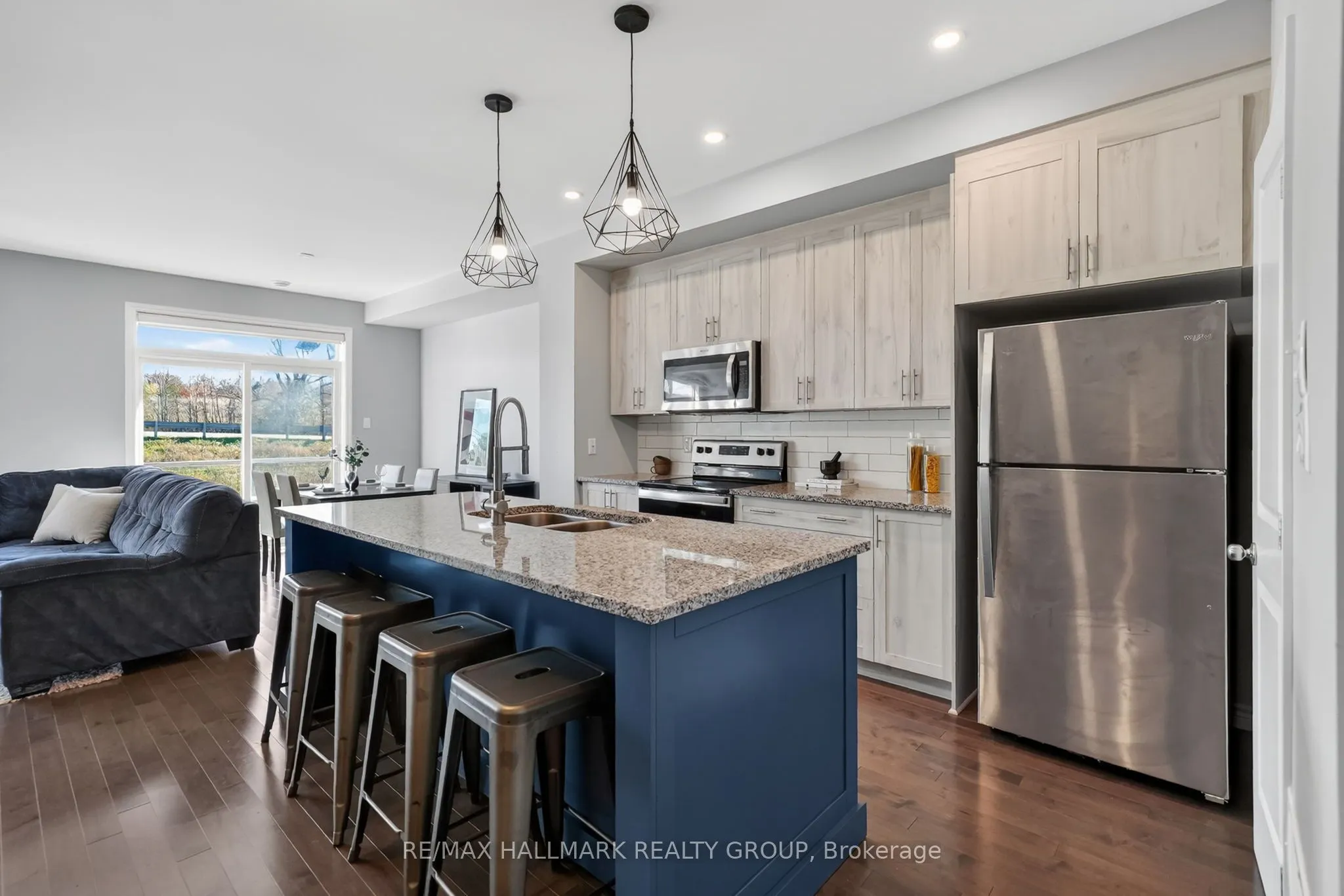 794 Cap Diamant Way