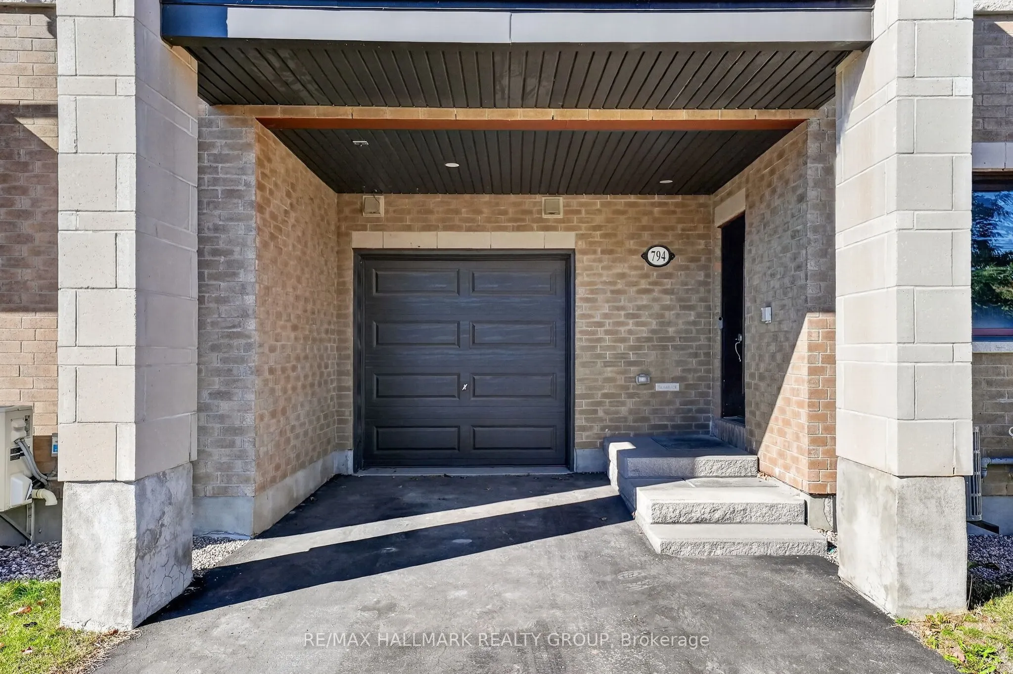 794 Cap Diamant Way