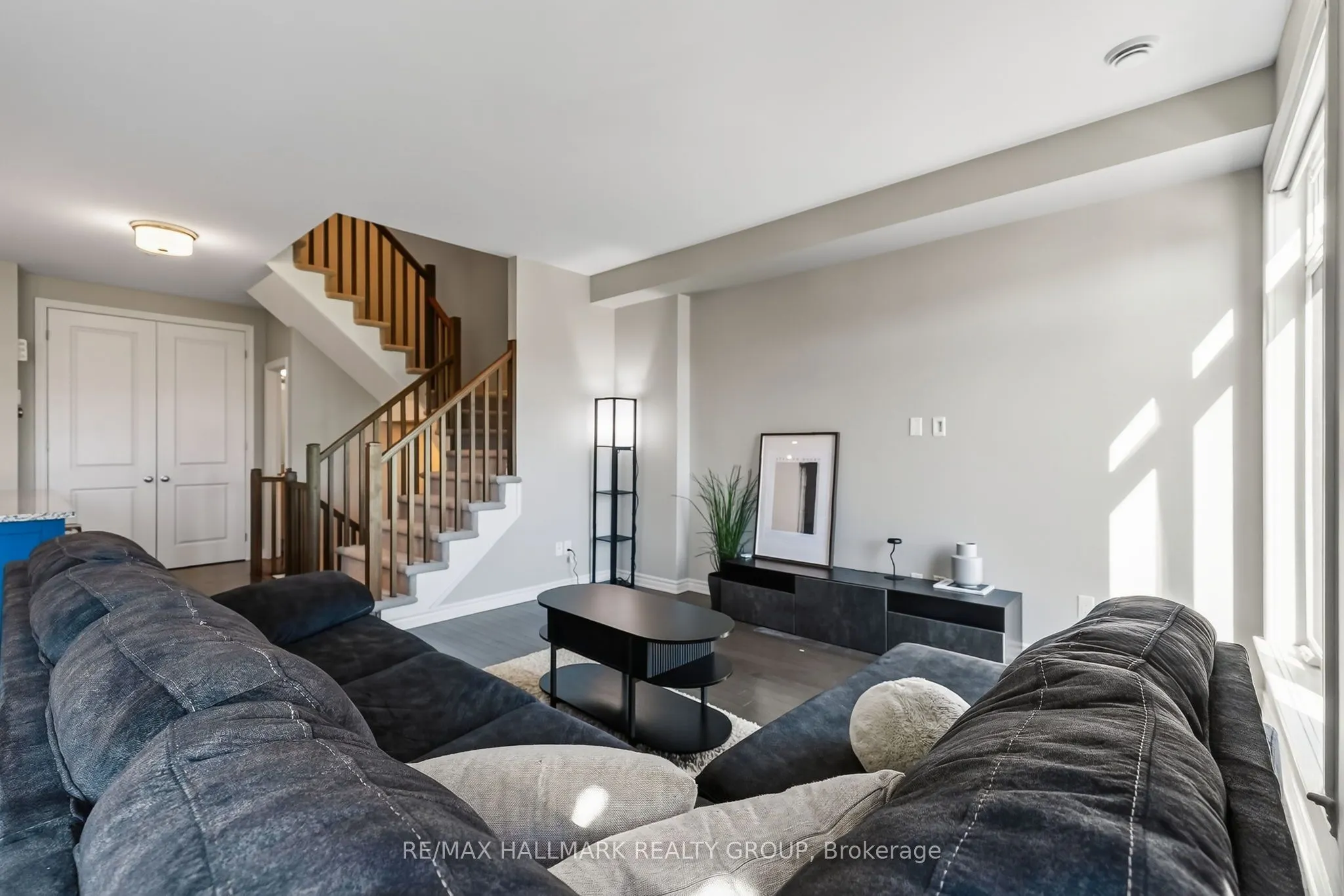 794 Cap Diamant Way