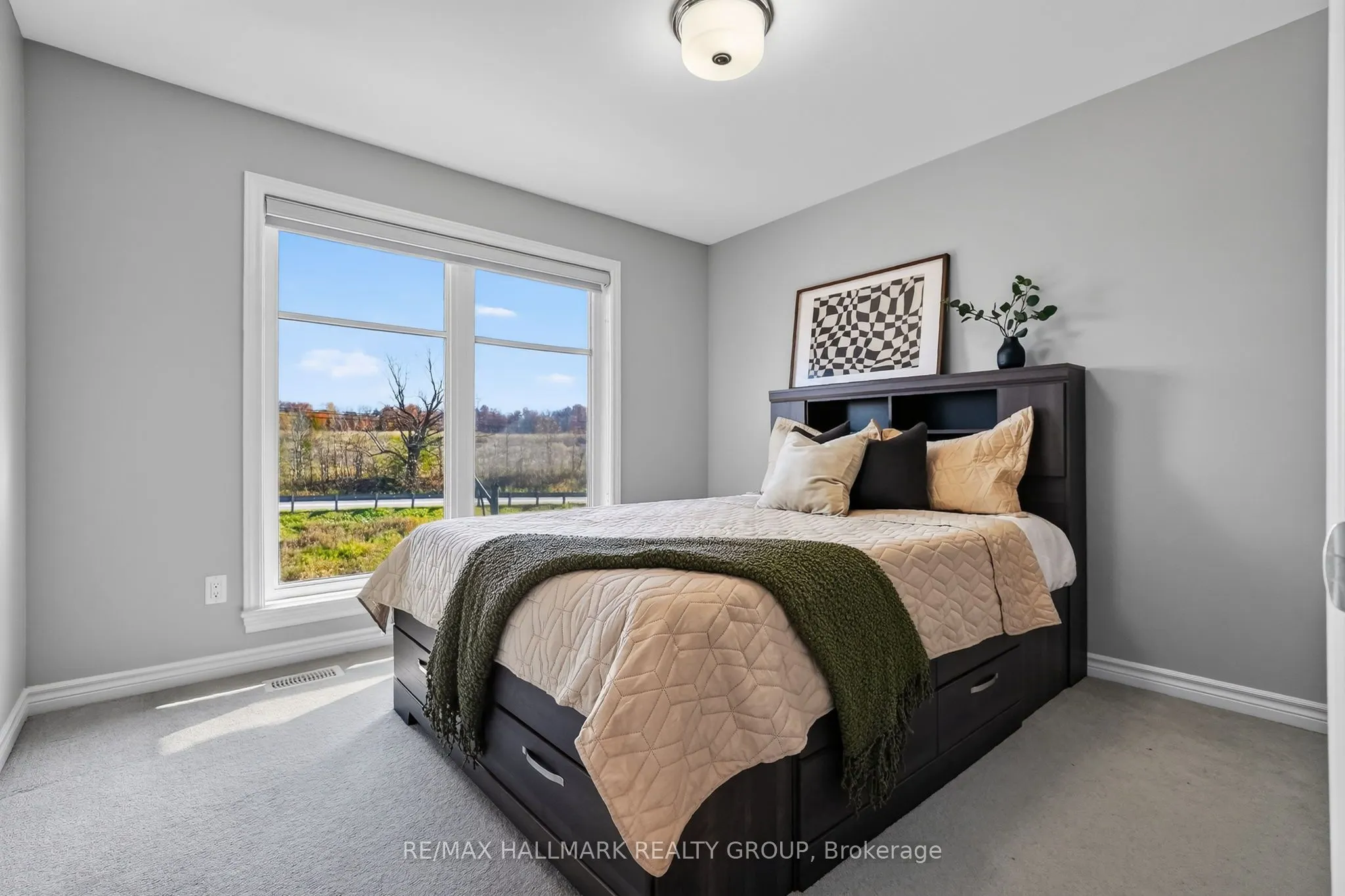 794 Cap Diamant Way