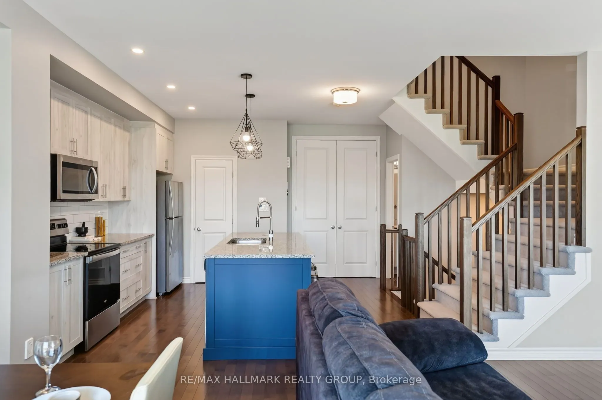 794 Cap Diamant Way