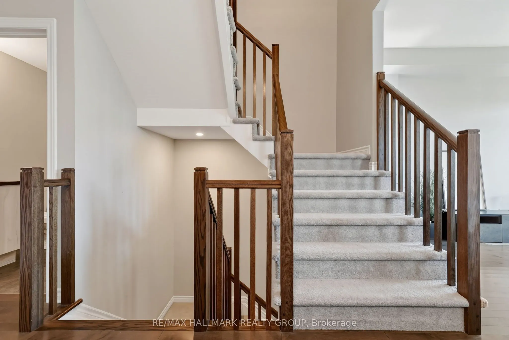 794 Cap Diamant Way