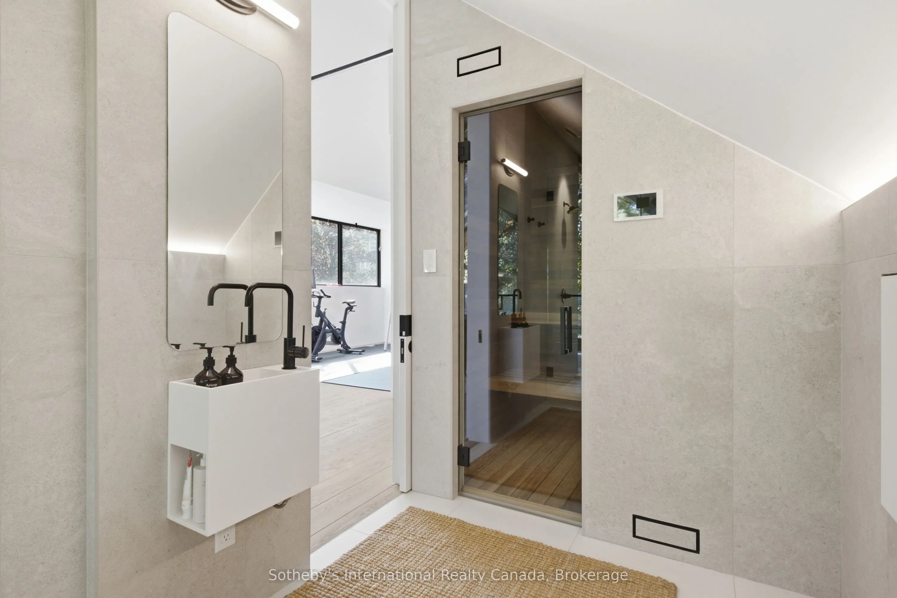 32 Ahrens Street W