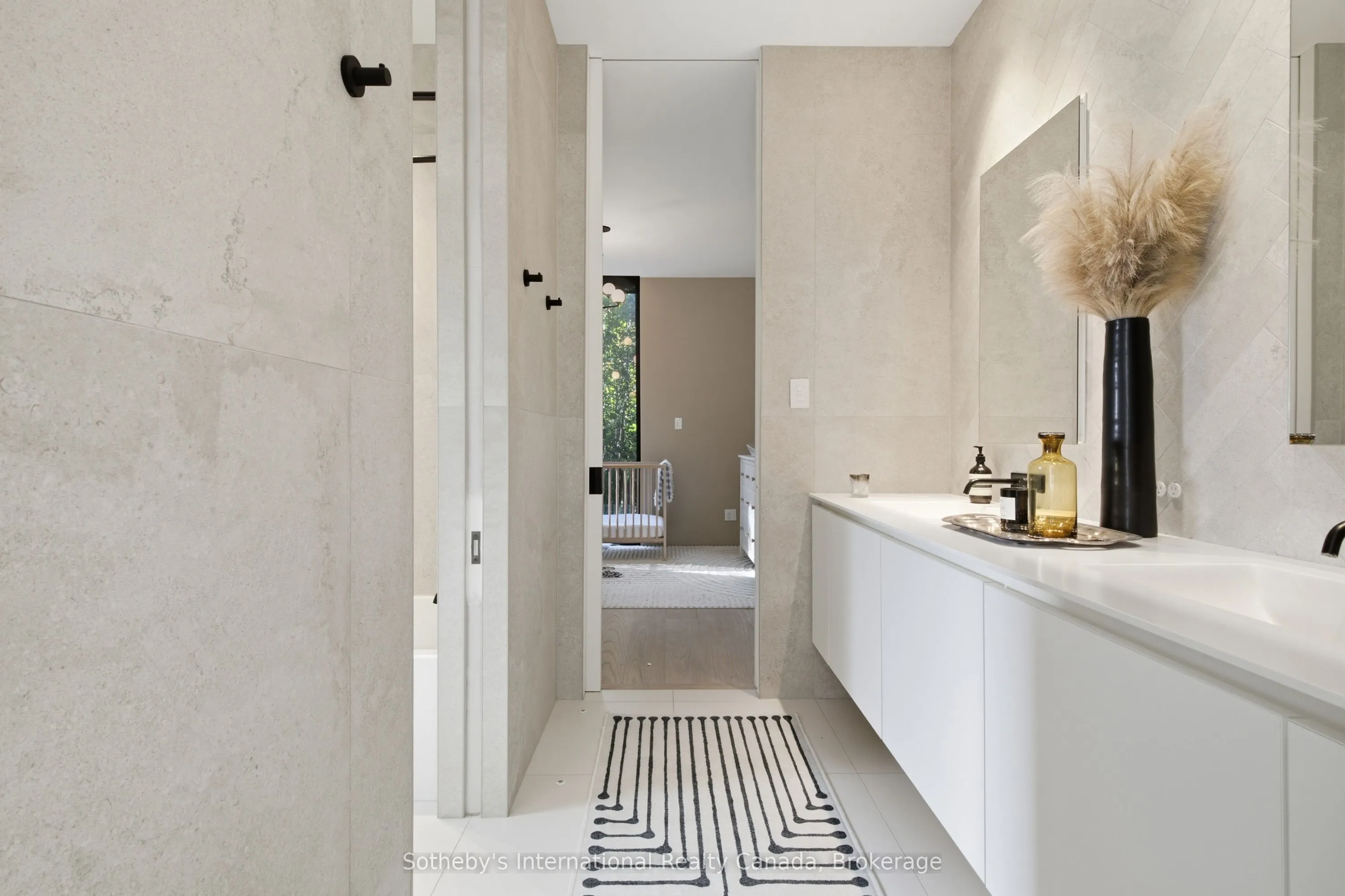 32 Ahrens Street W