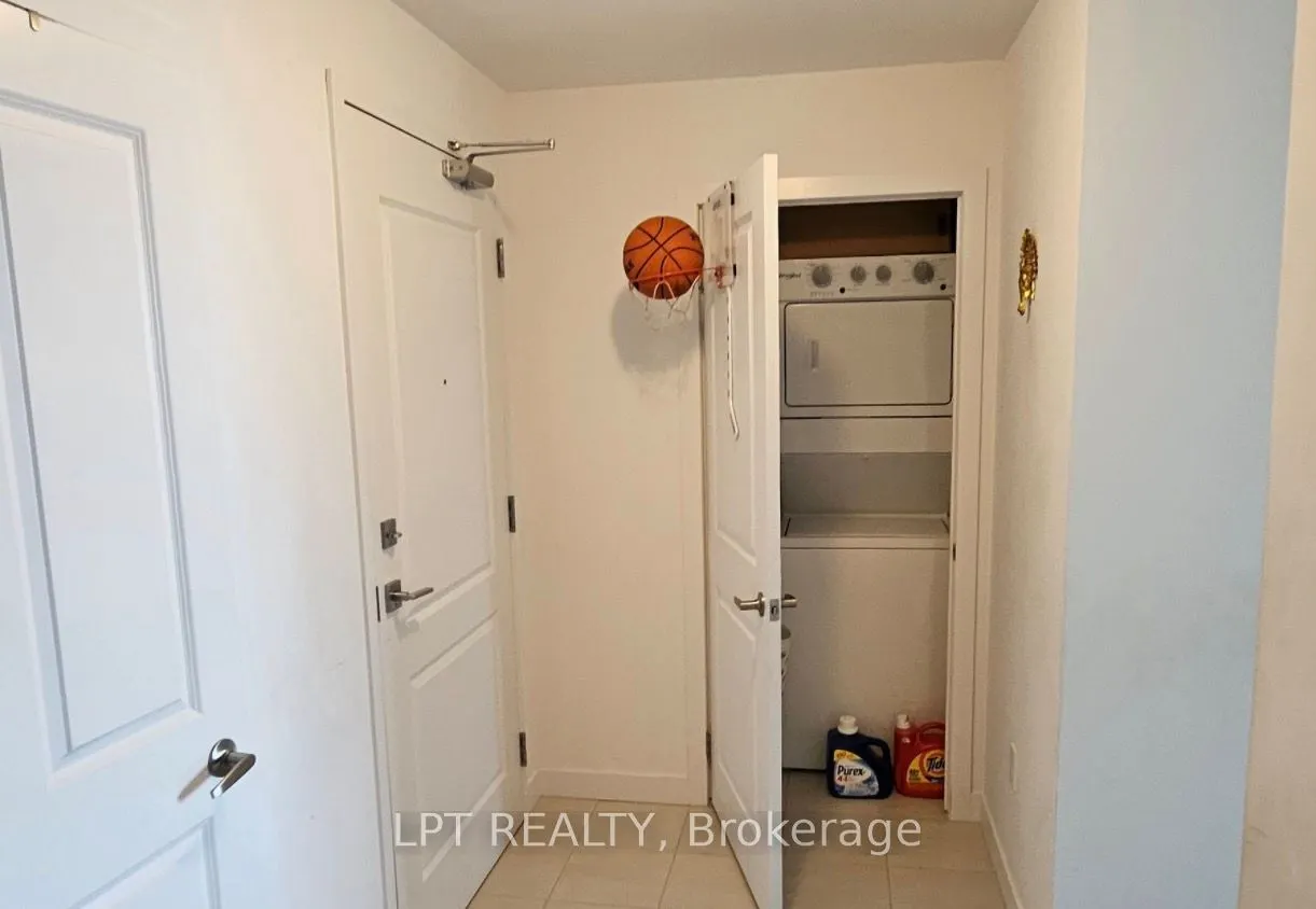 450 Dundas Street E #912