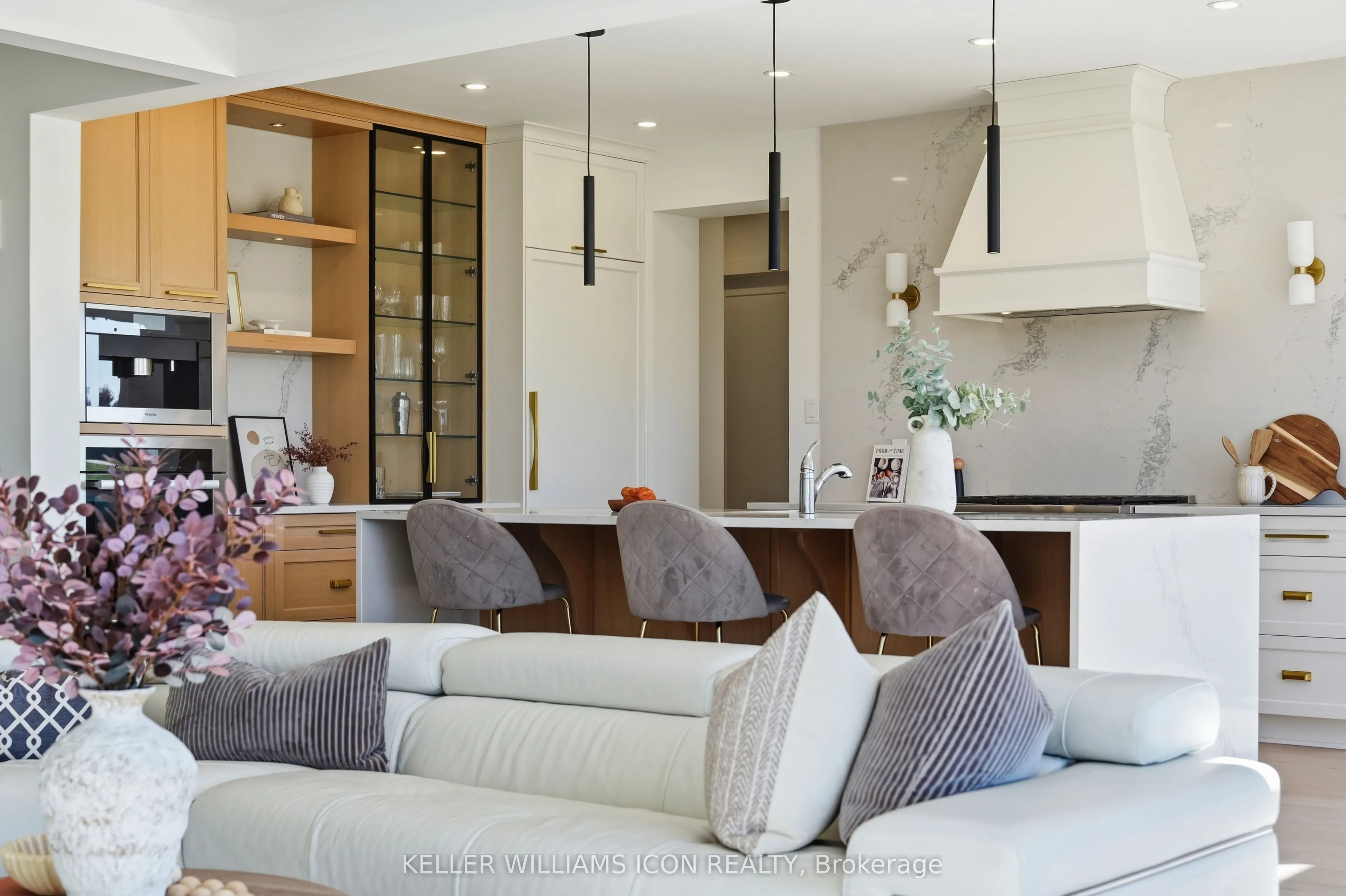 711 Fenwick Way