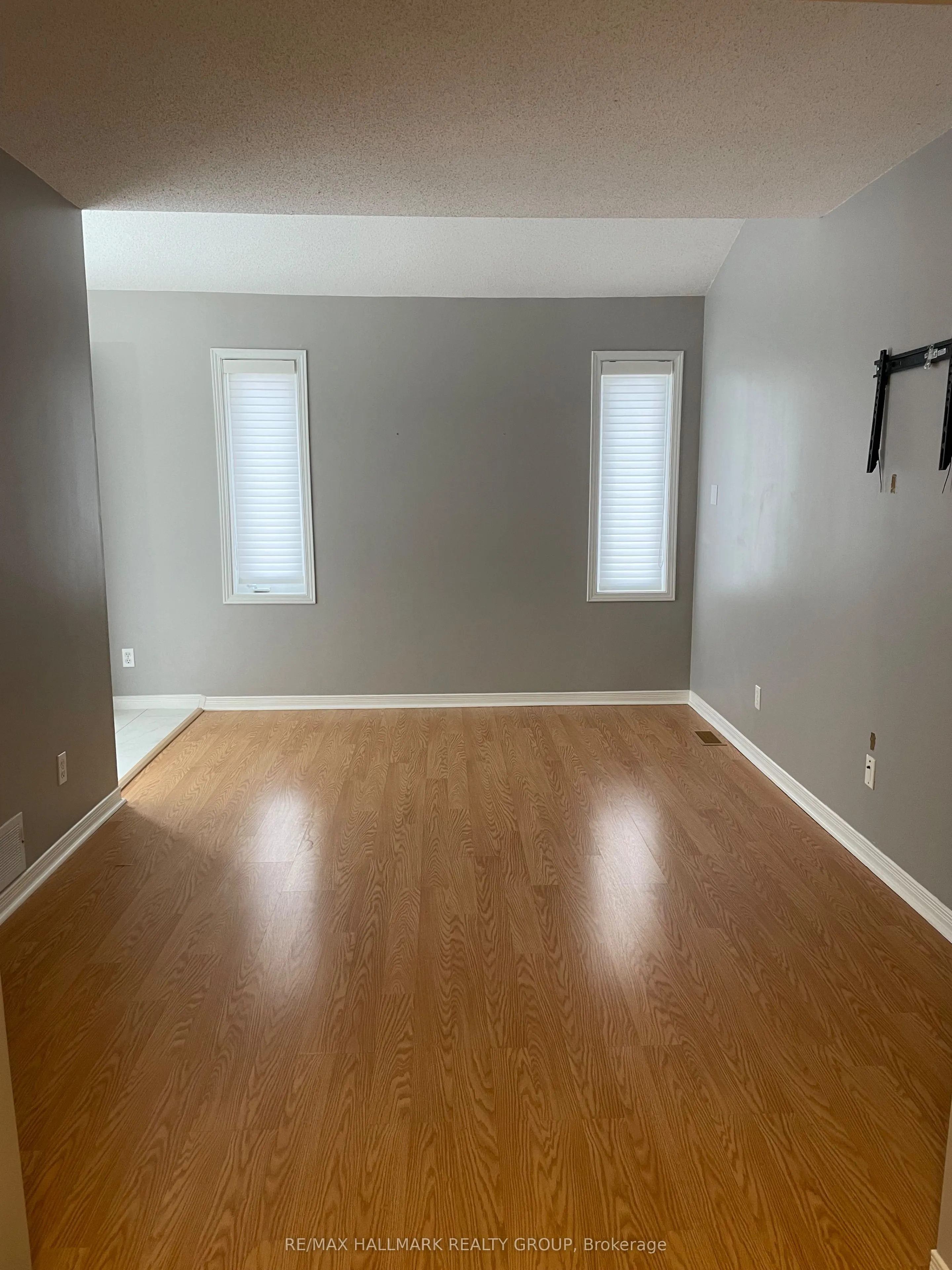 2203 Saturn Crescent