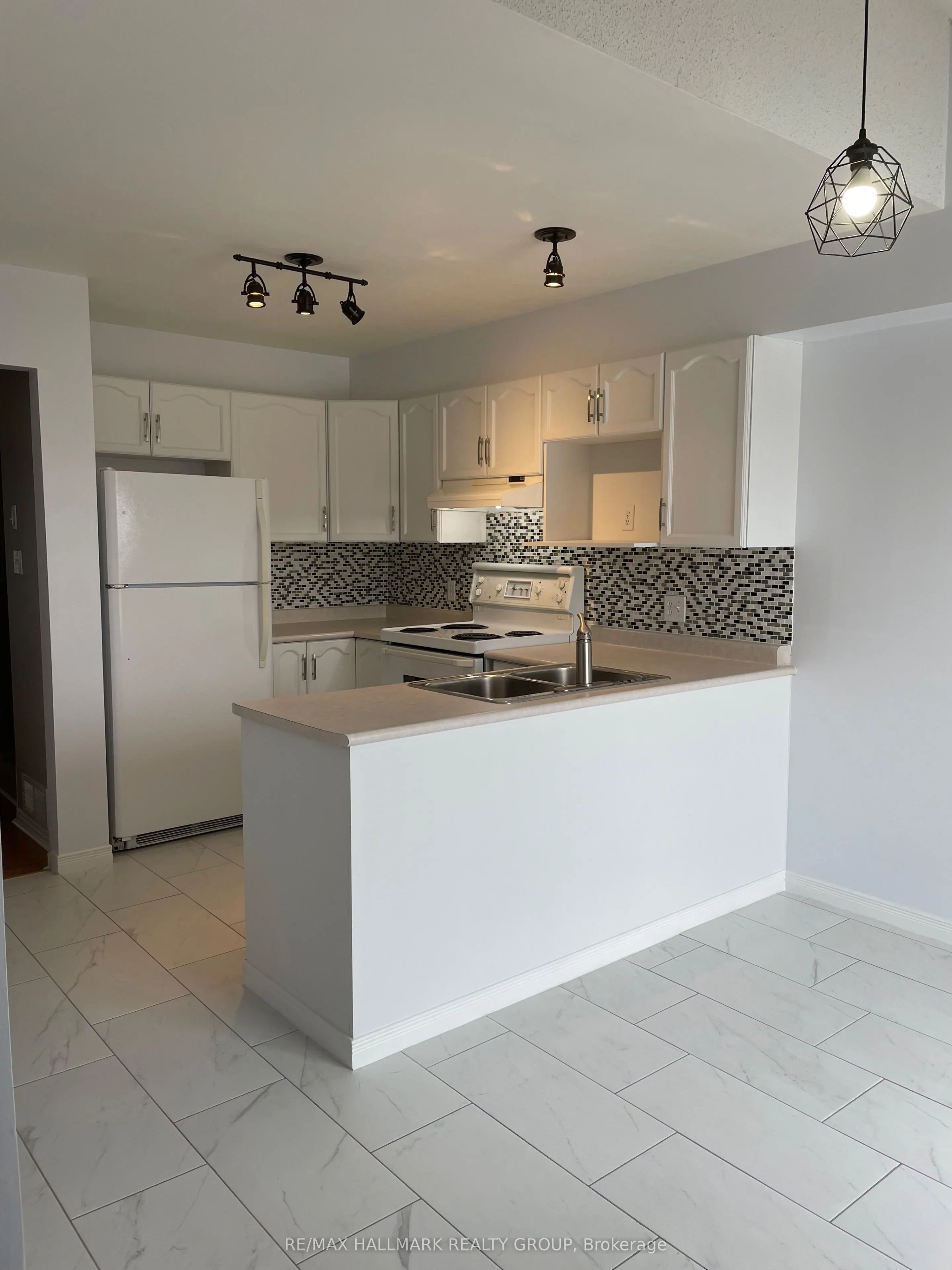 2203 Saturn Crescent