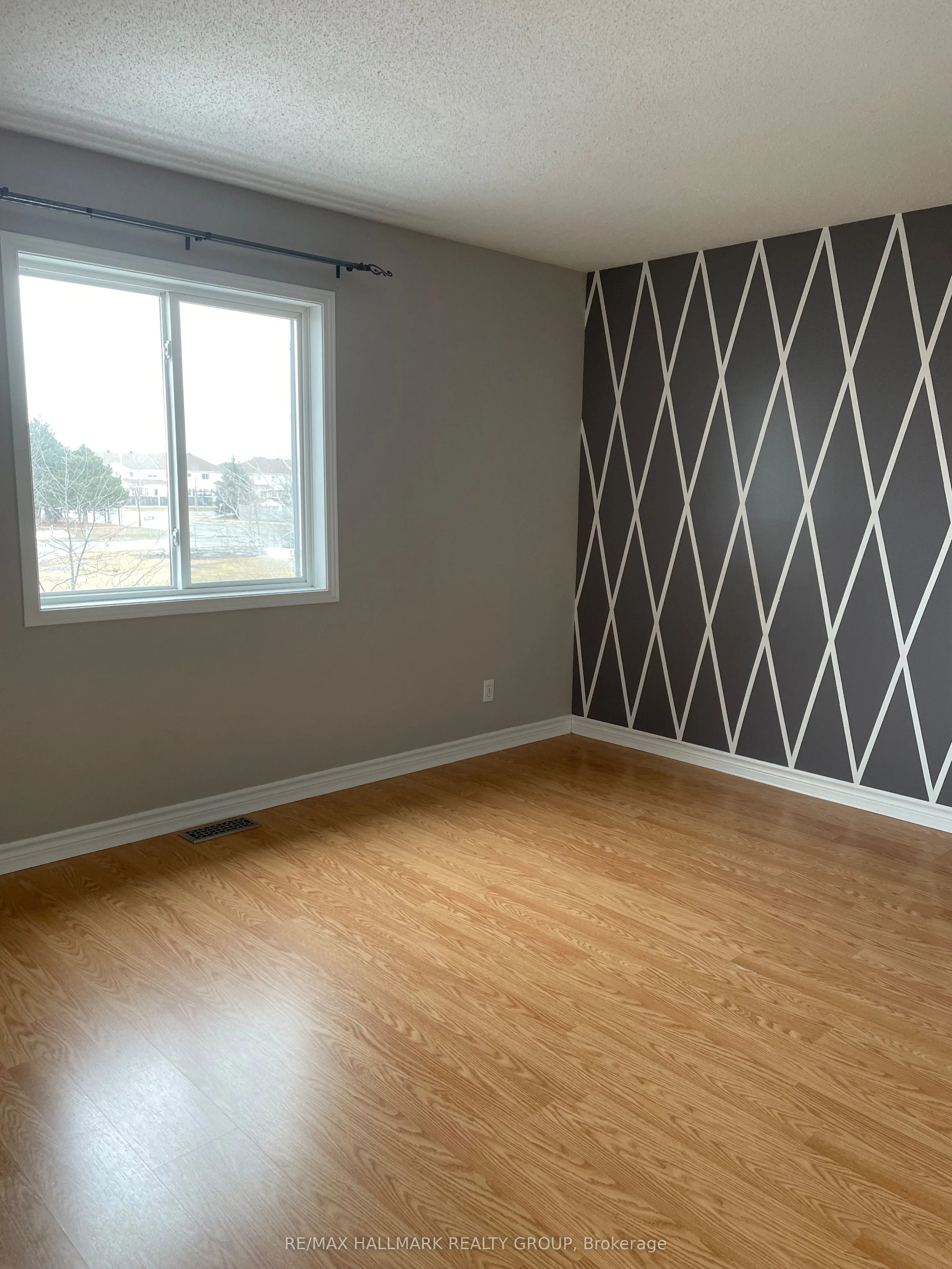 2203 Saturn Crescent