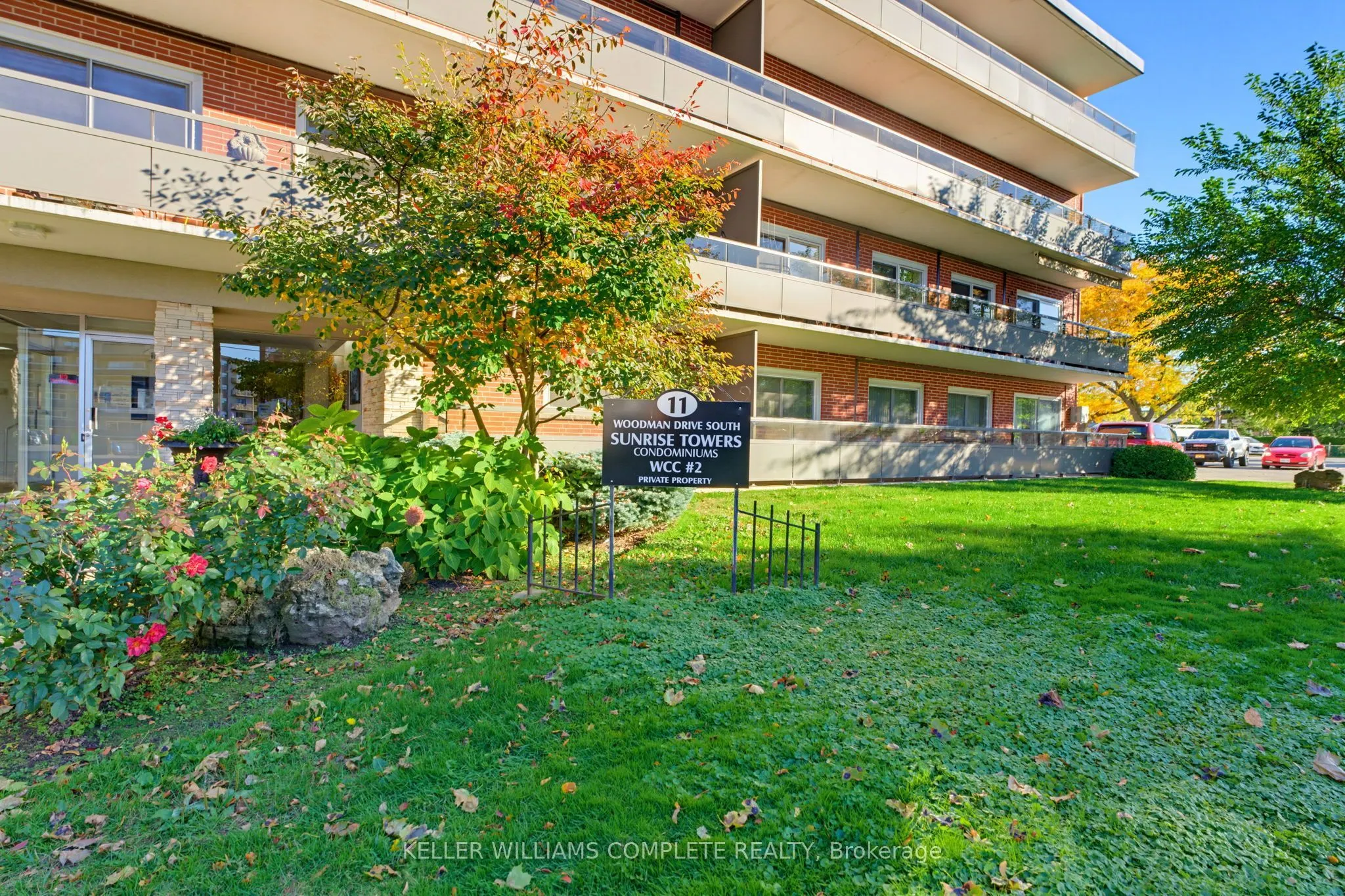 11 WOODMAN Drive S #210