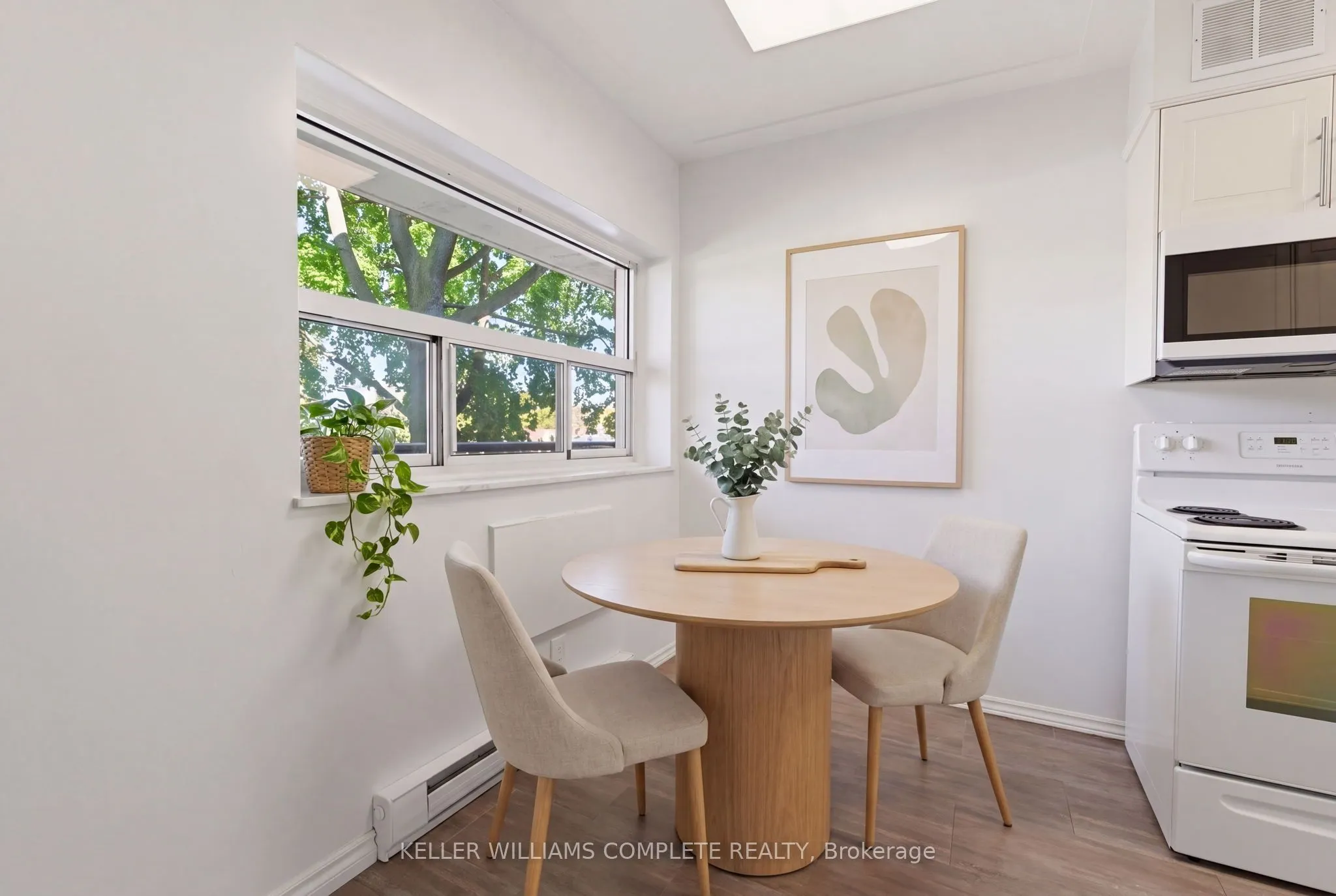 11 WOODMAN Drive S #210