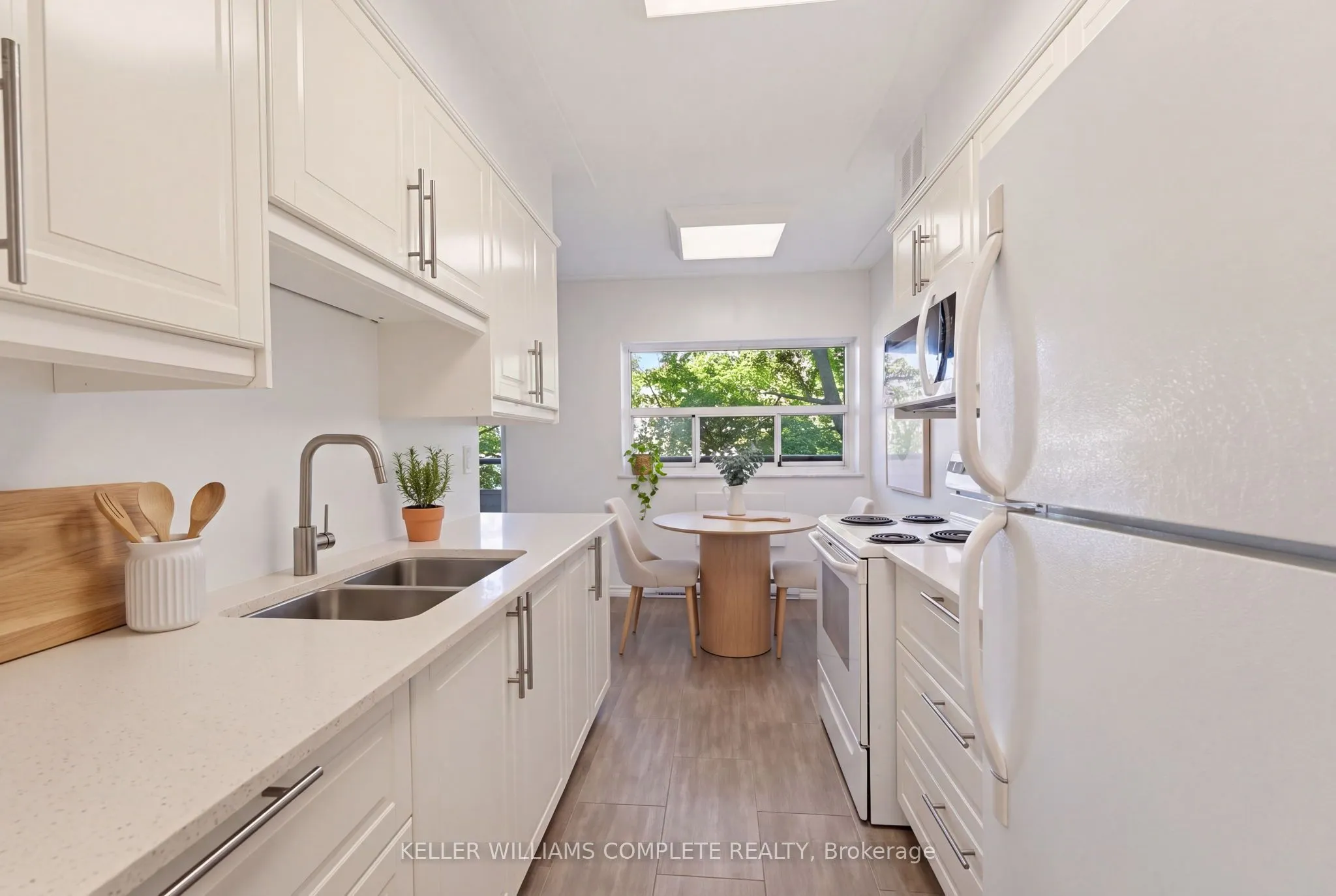 11 WOODMAN Drive S #210