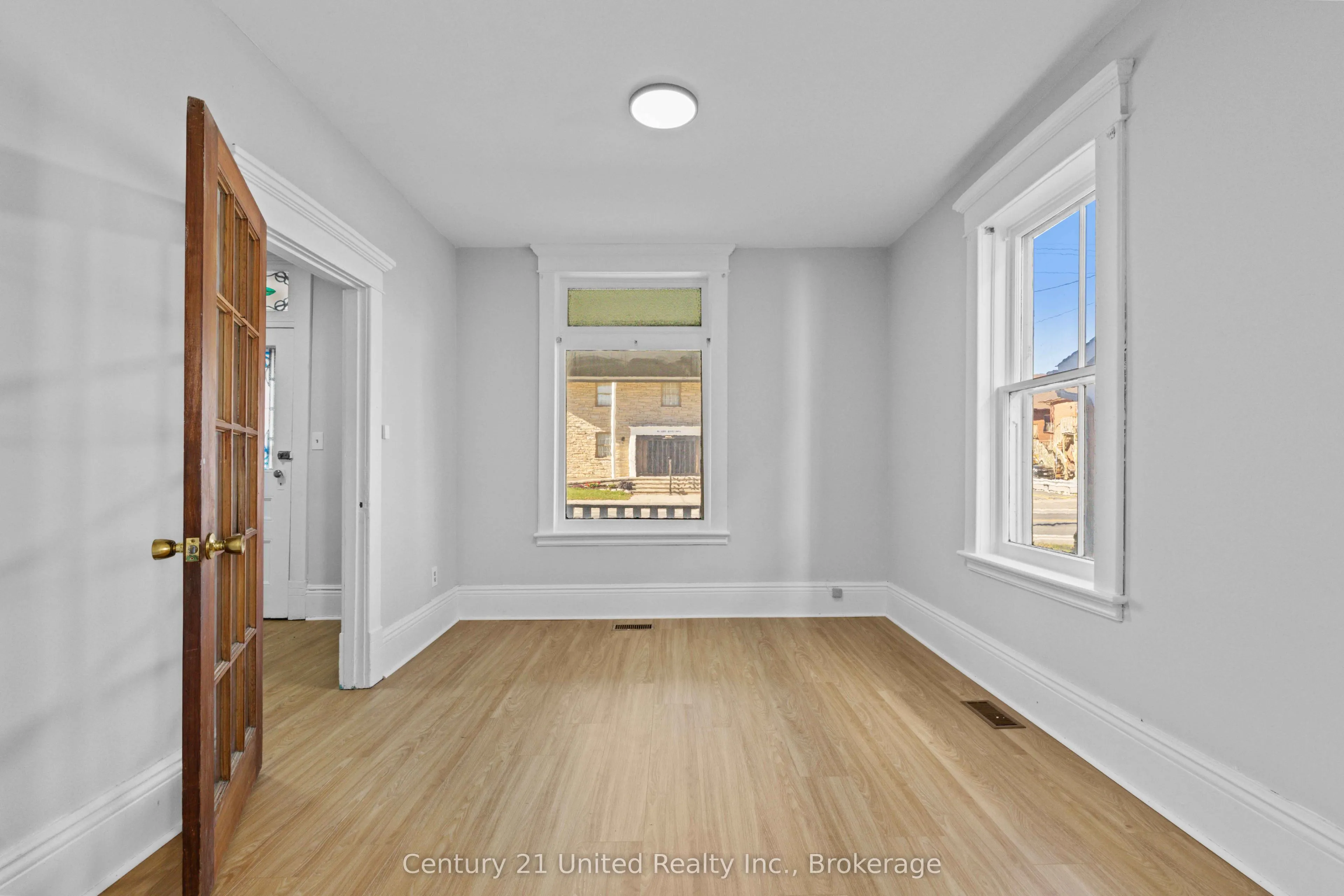 436 George Street S