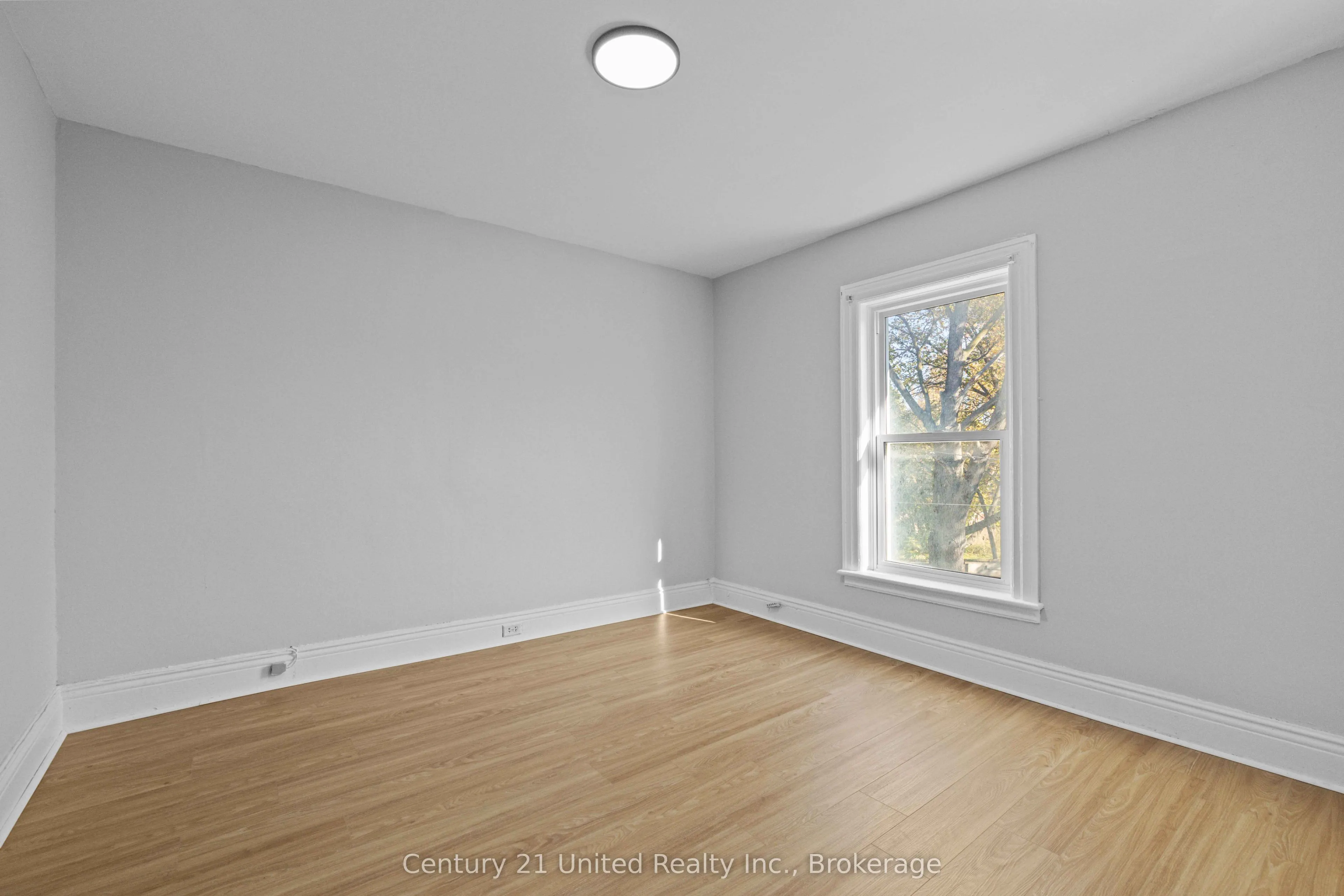 436 George Street S