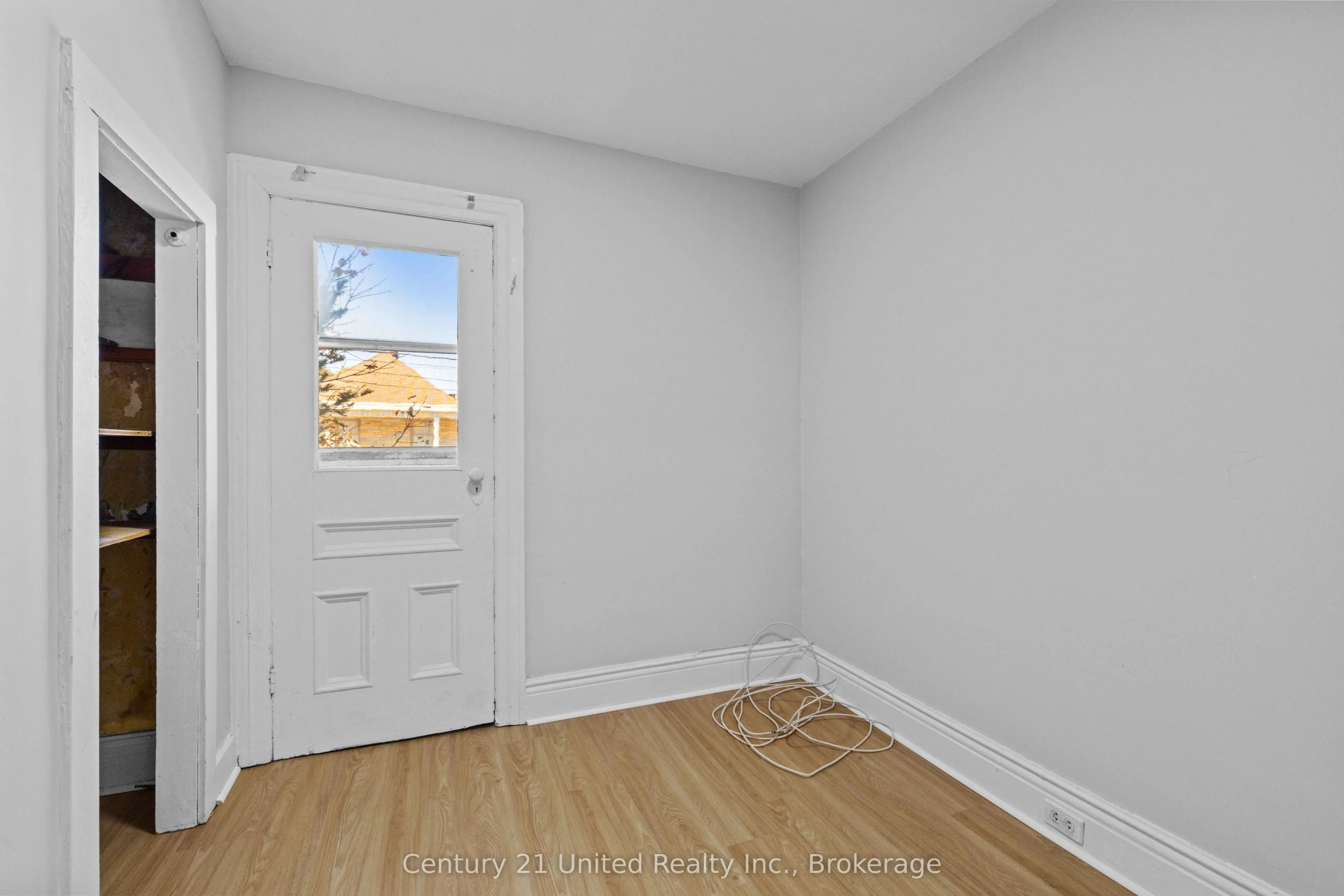 436 George Street S