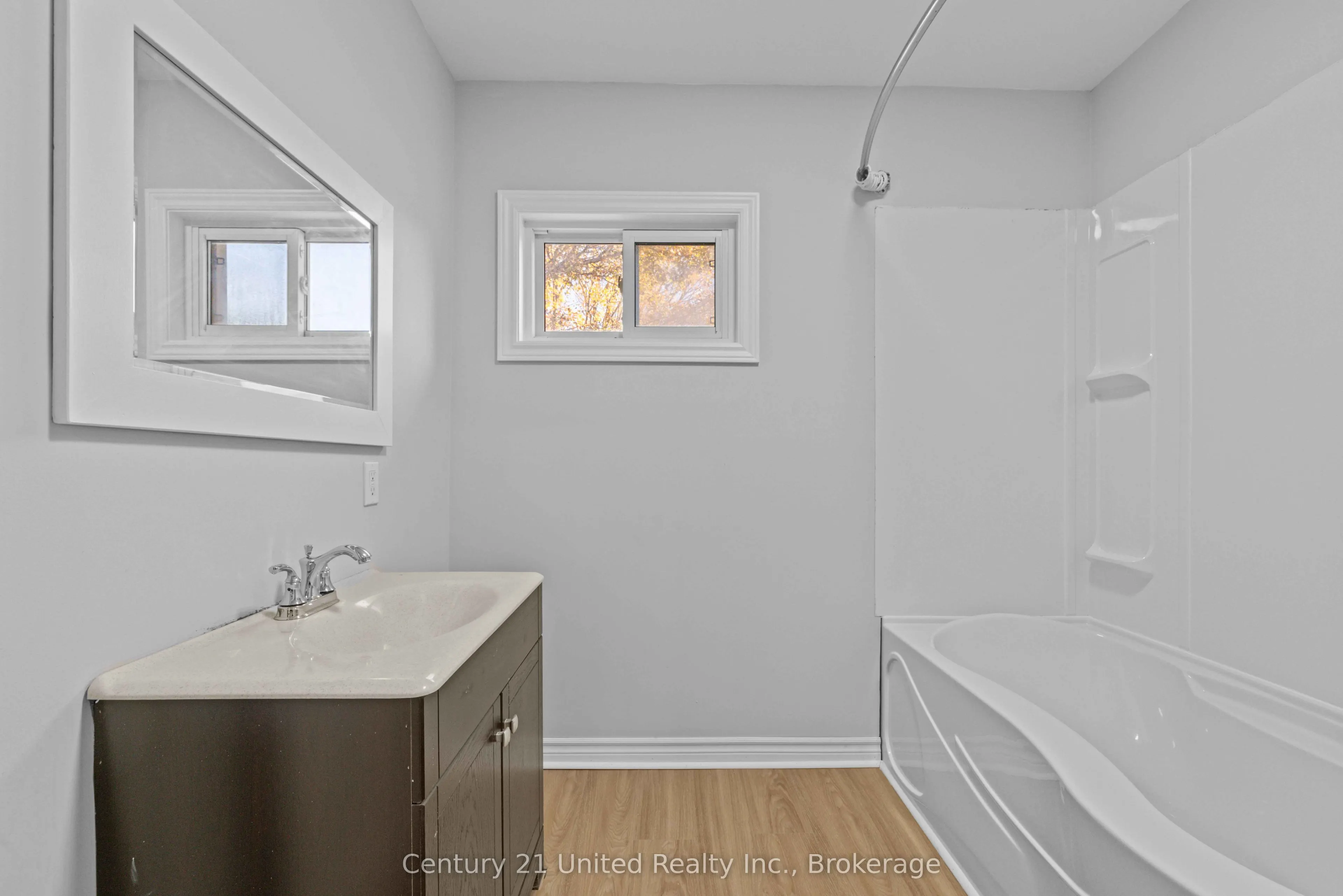 436 George Street S