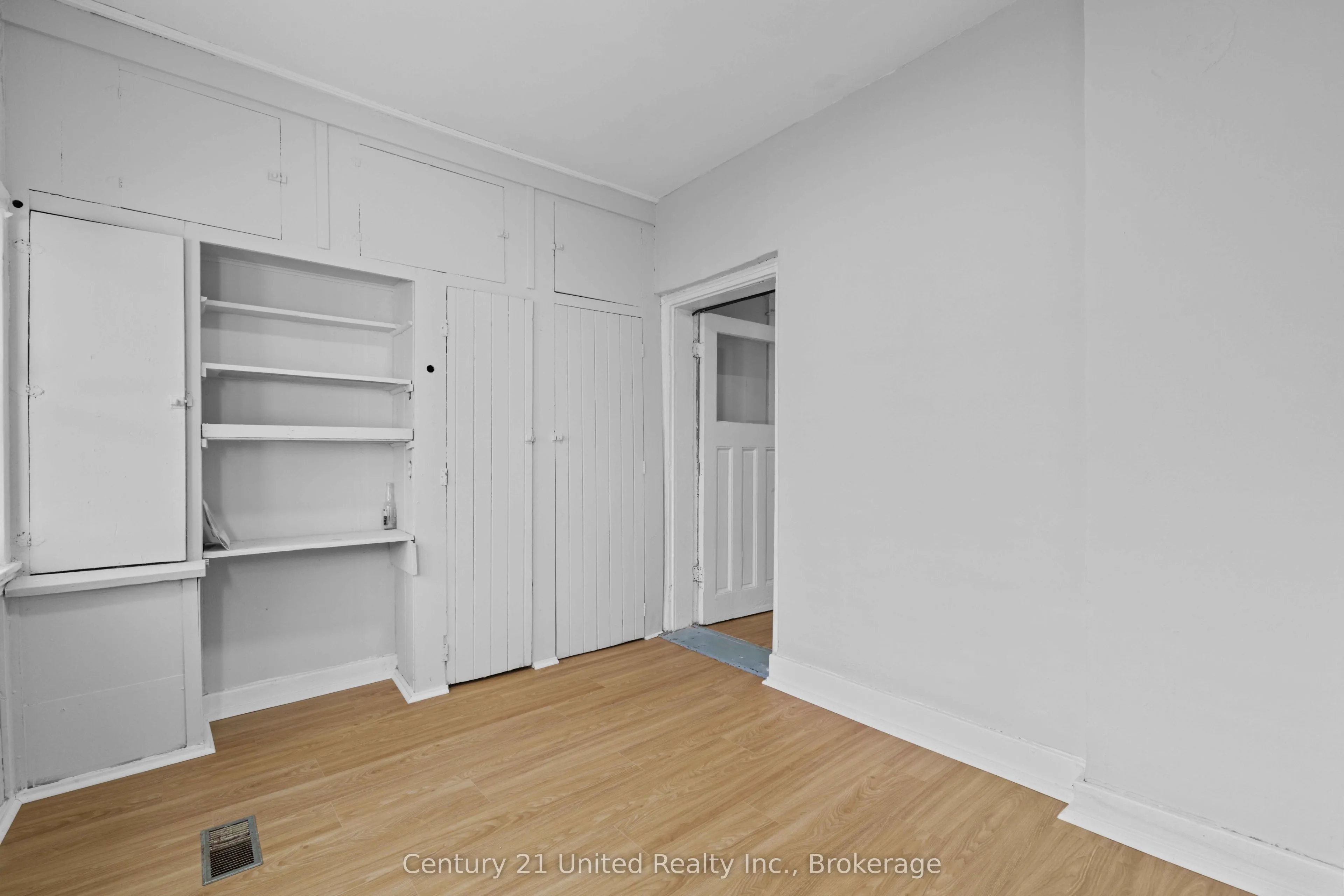 436 George Street S