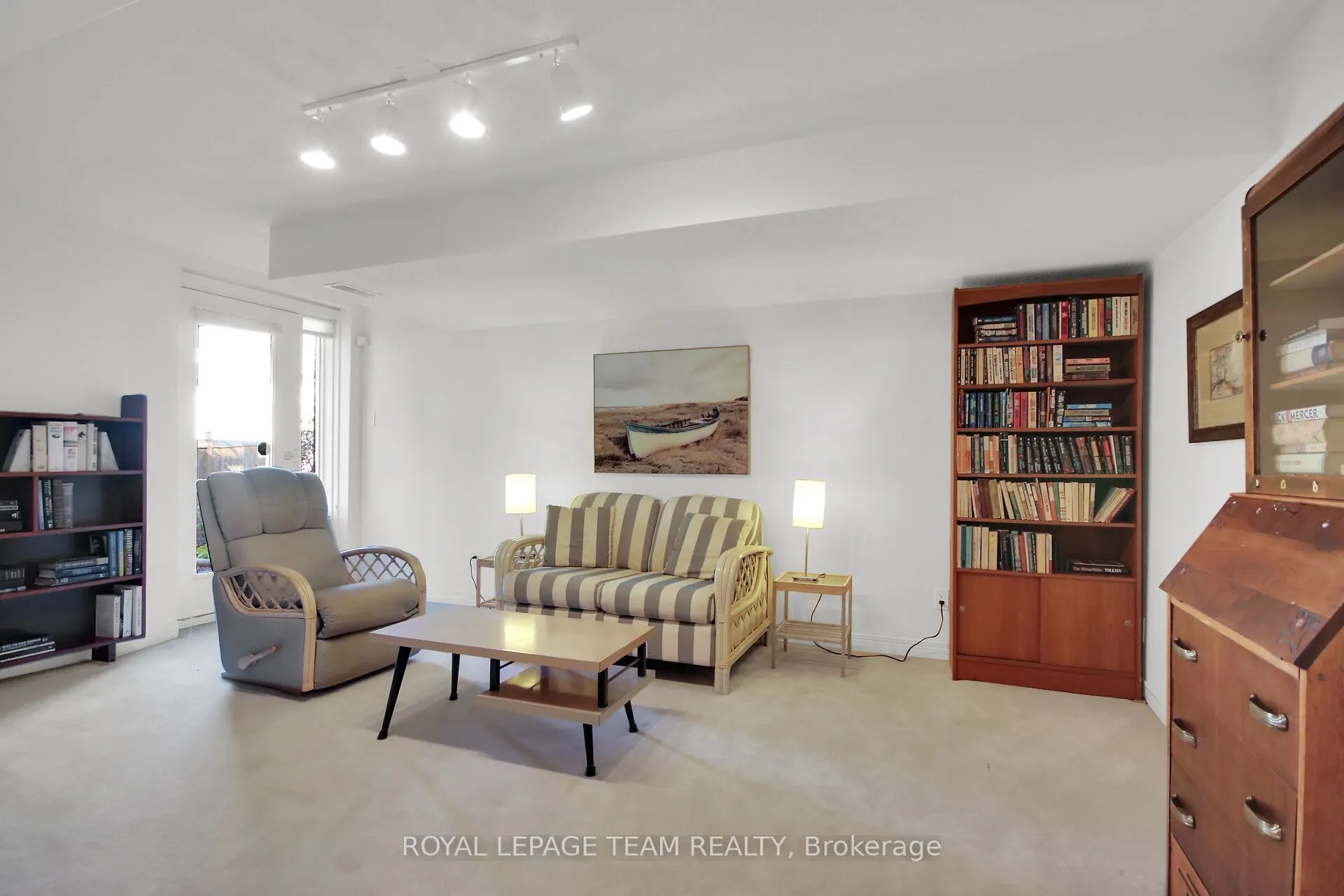 85 Quinterra Court