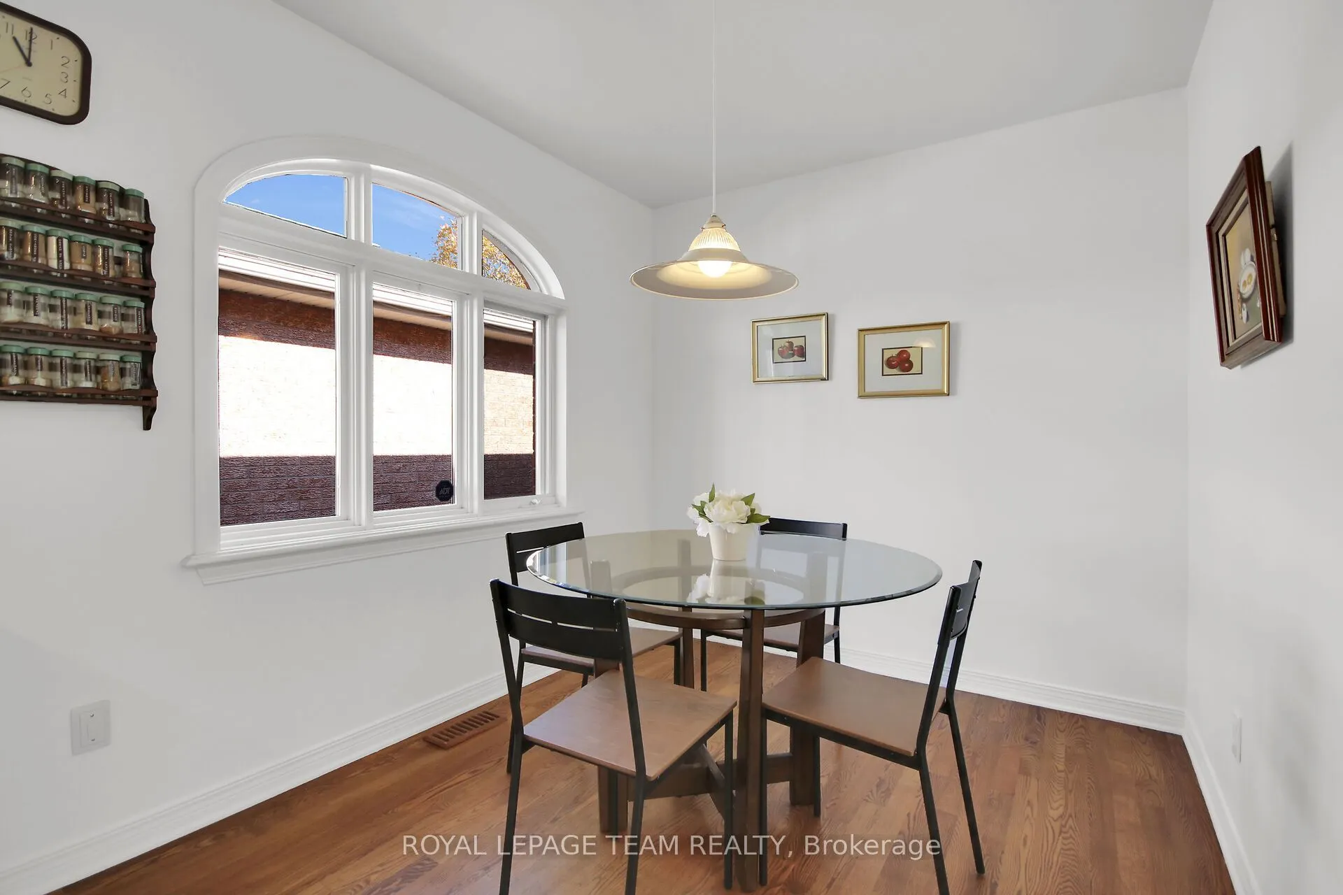 85 Quinterra Court