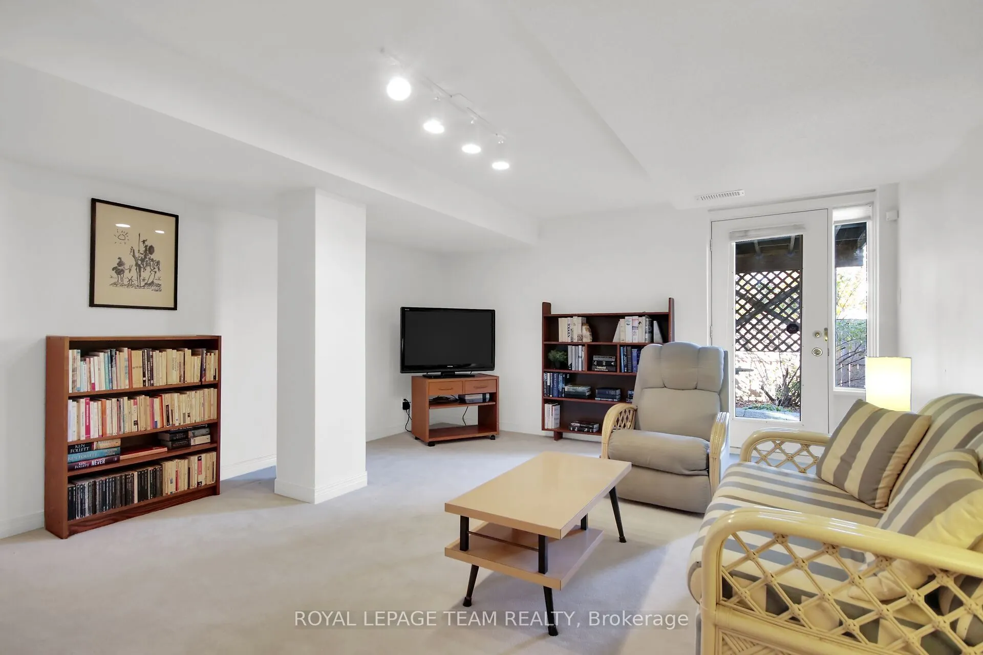 85 Quinterra Court