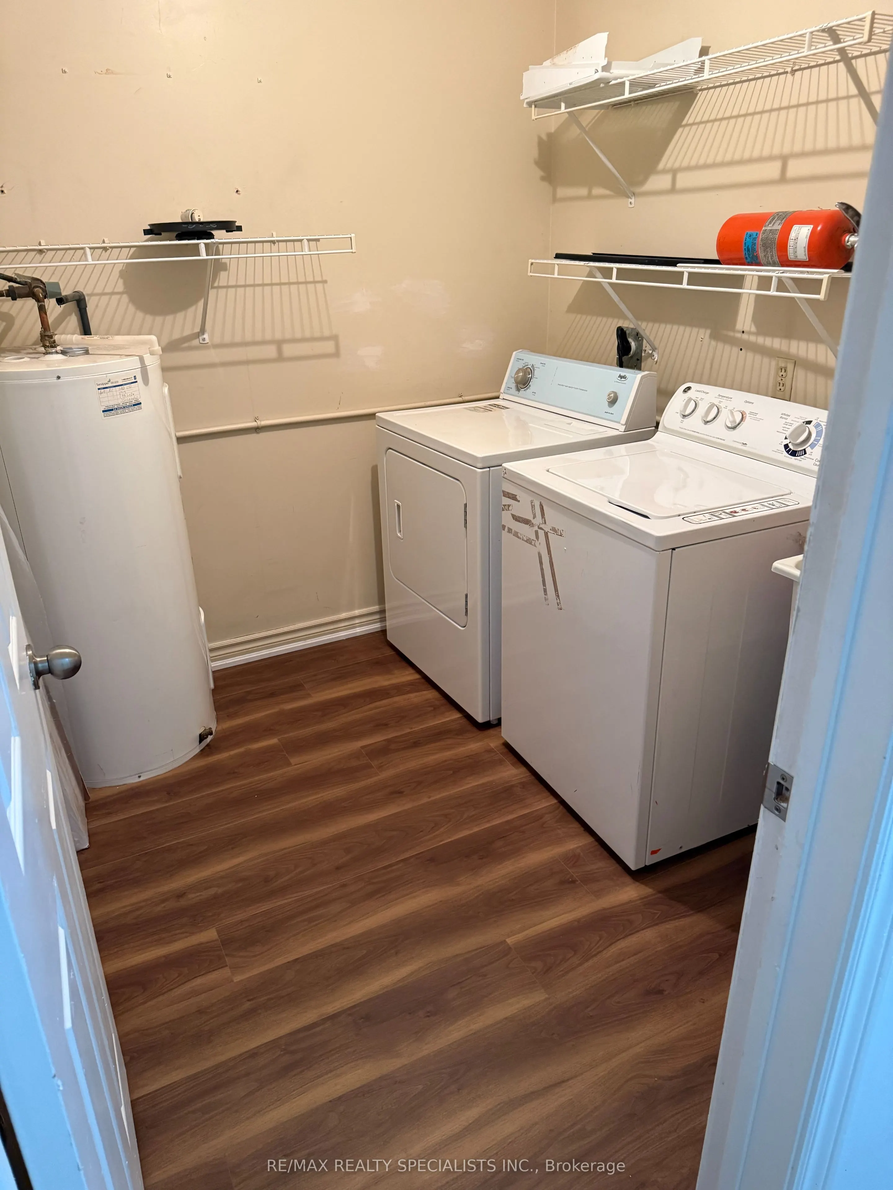 2 Walnut Street #208