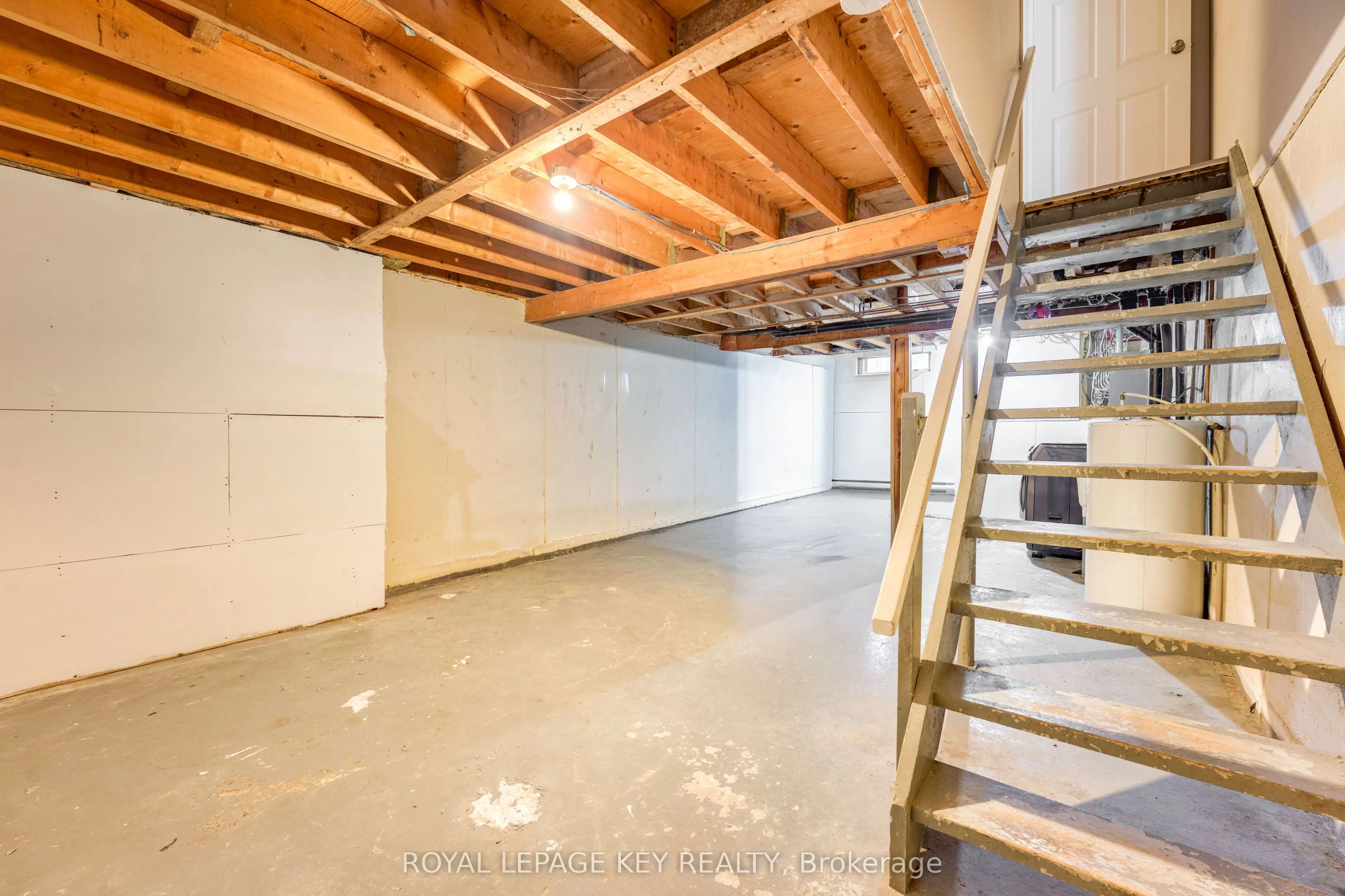 243 Hampton Avenue #13