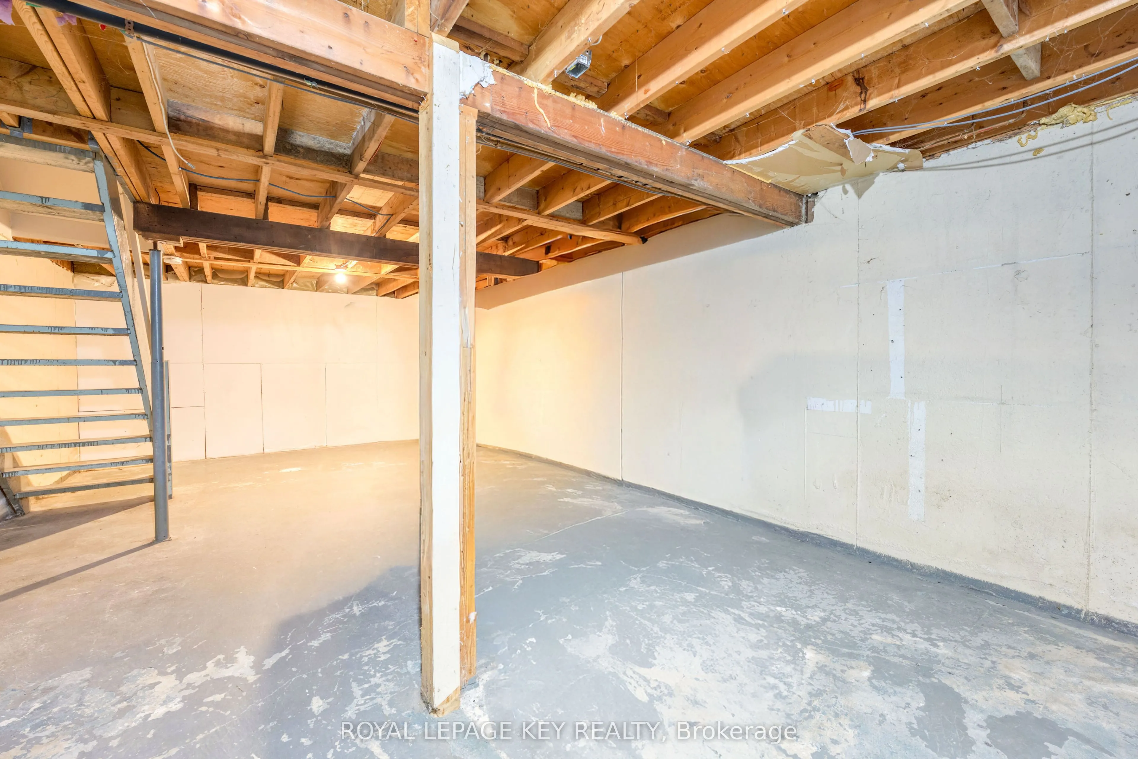 243 Hampton Avenue #13