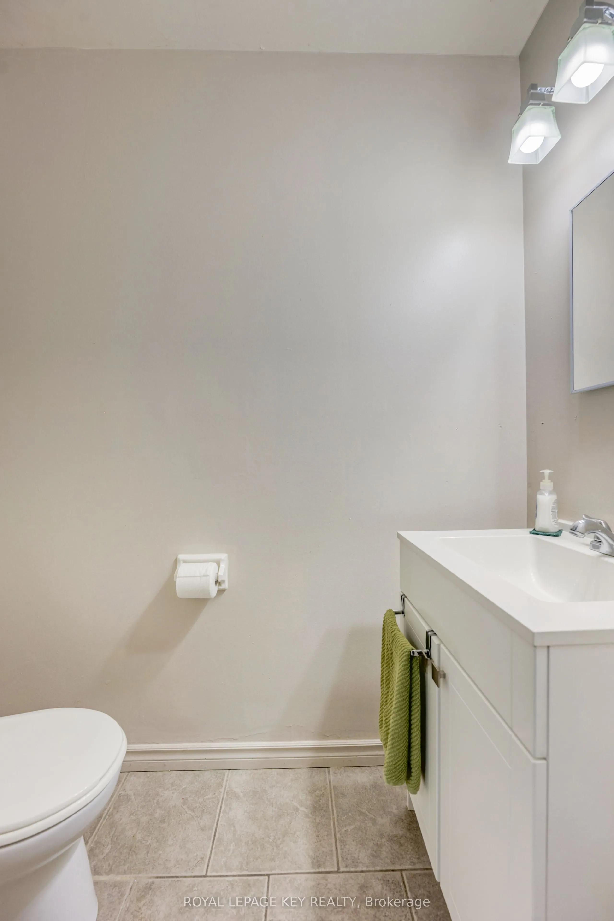 243 Hampton Avenue #13