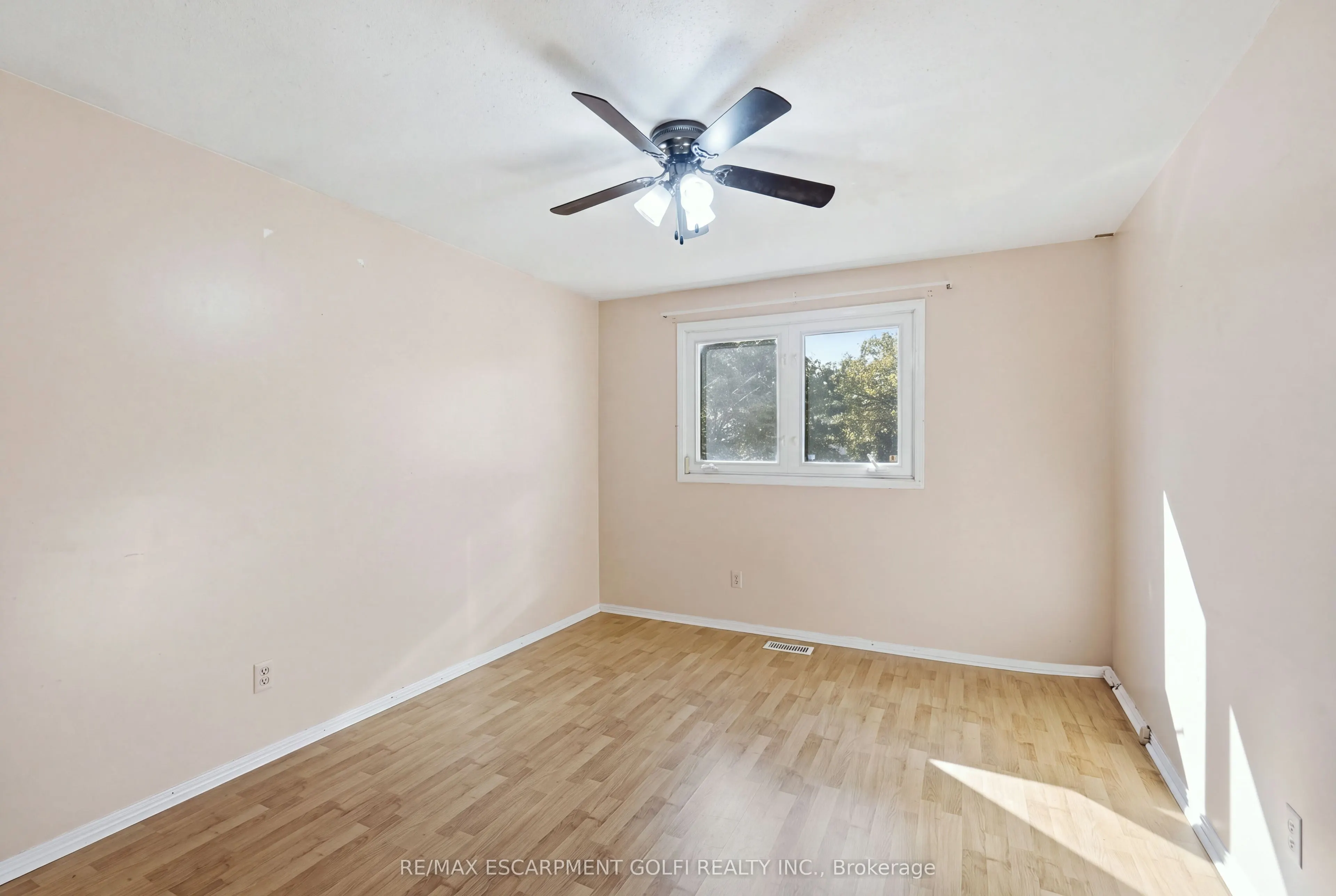154 Memorial Avenue