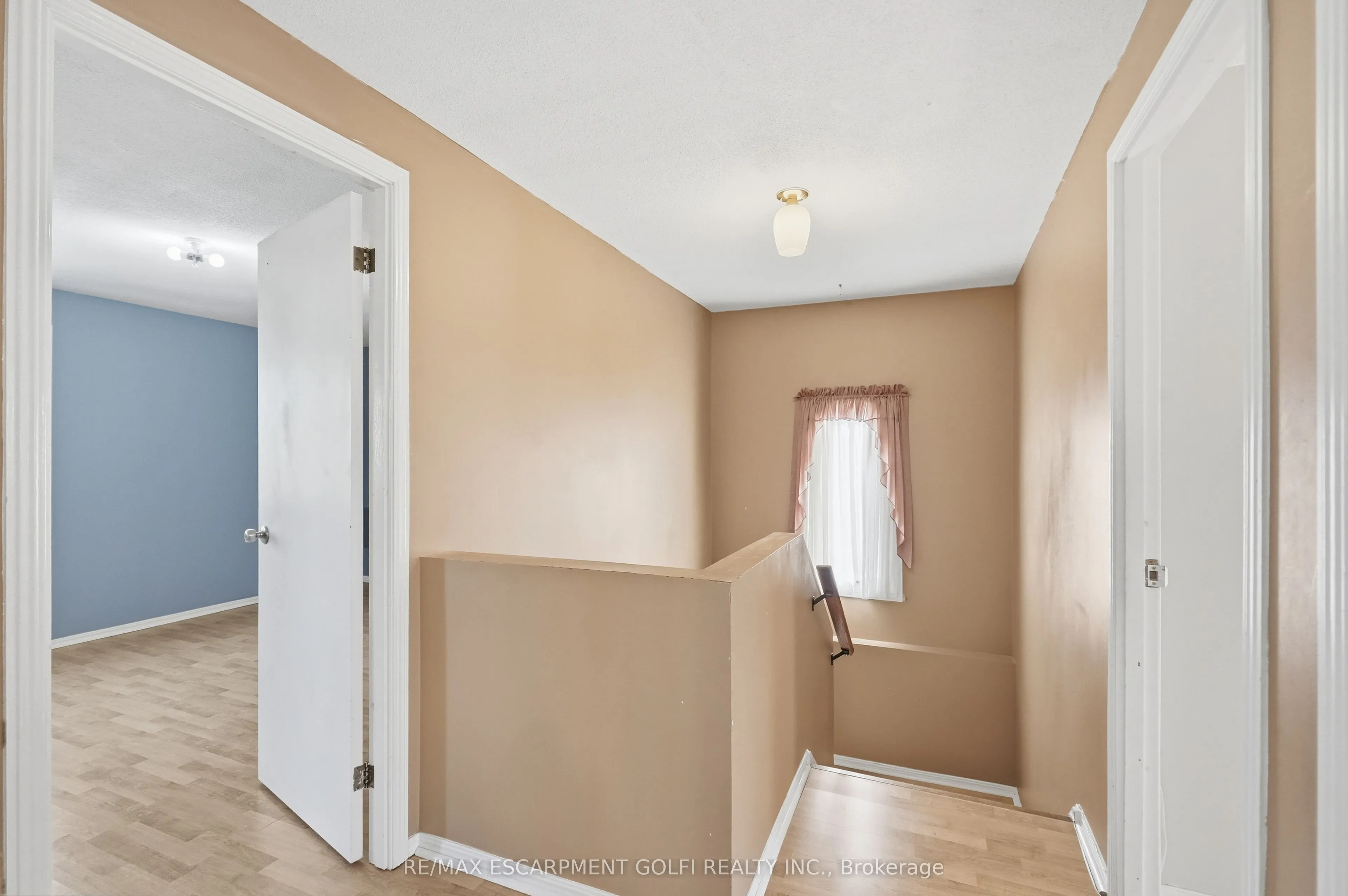 154 Memorial Avenue