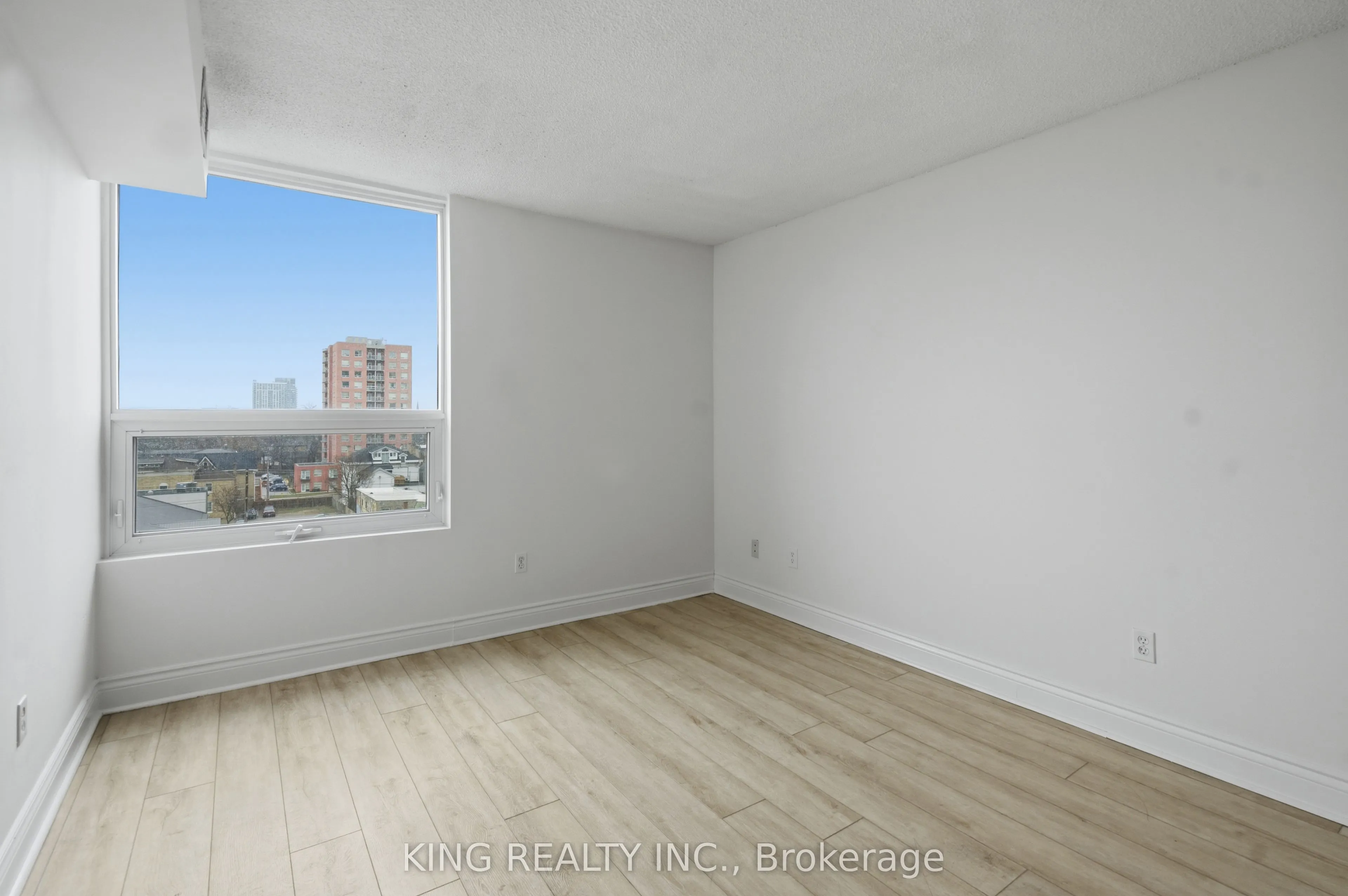 389 Dundas Street #701