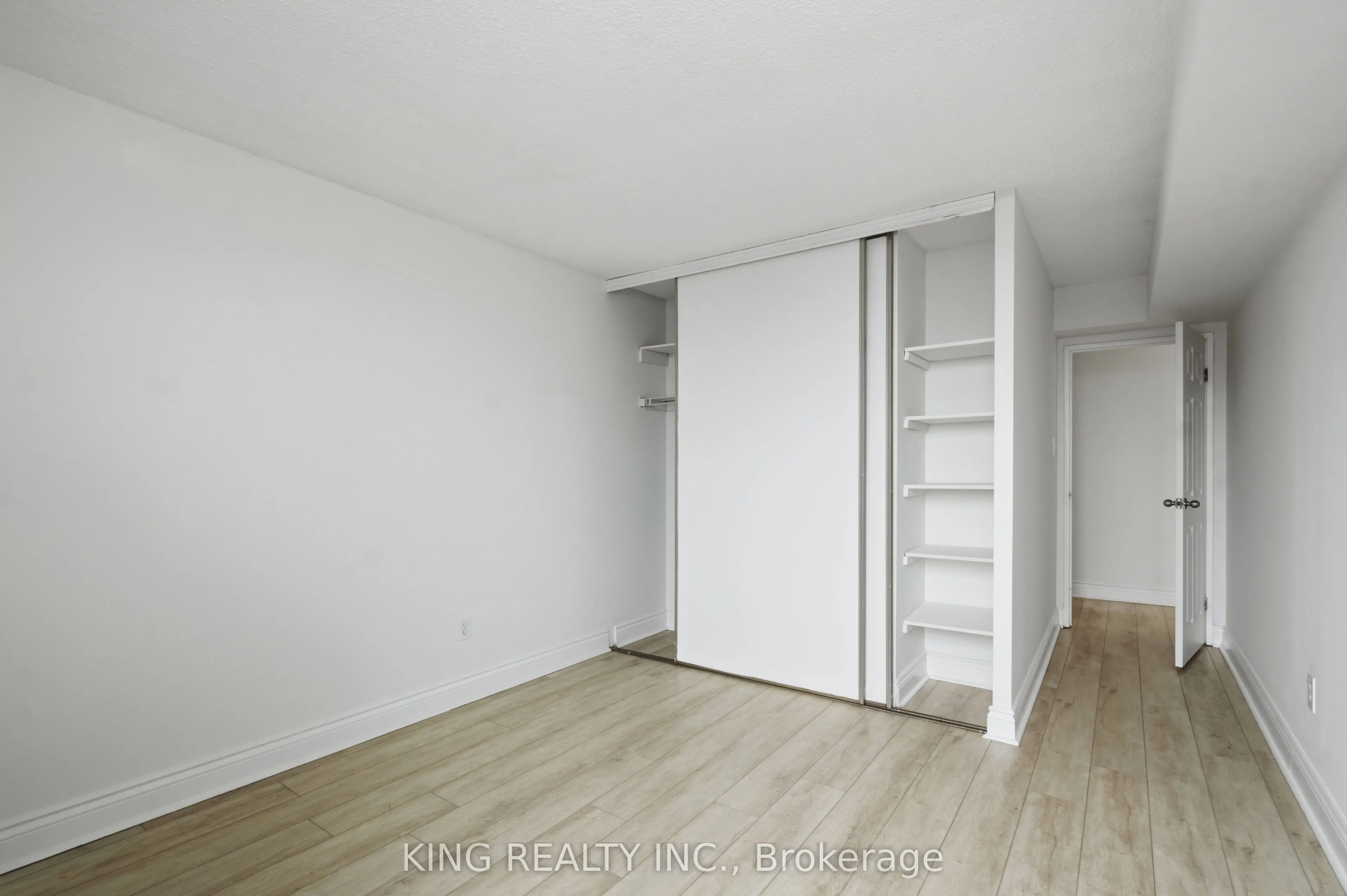 389 Dundas Street #701