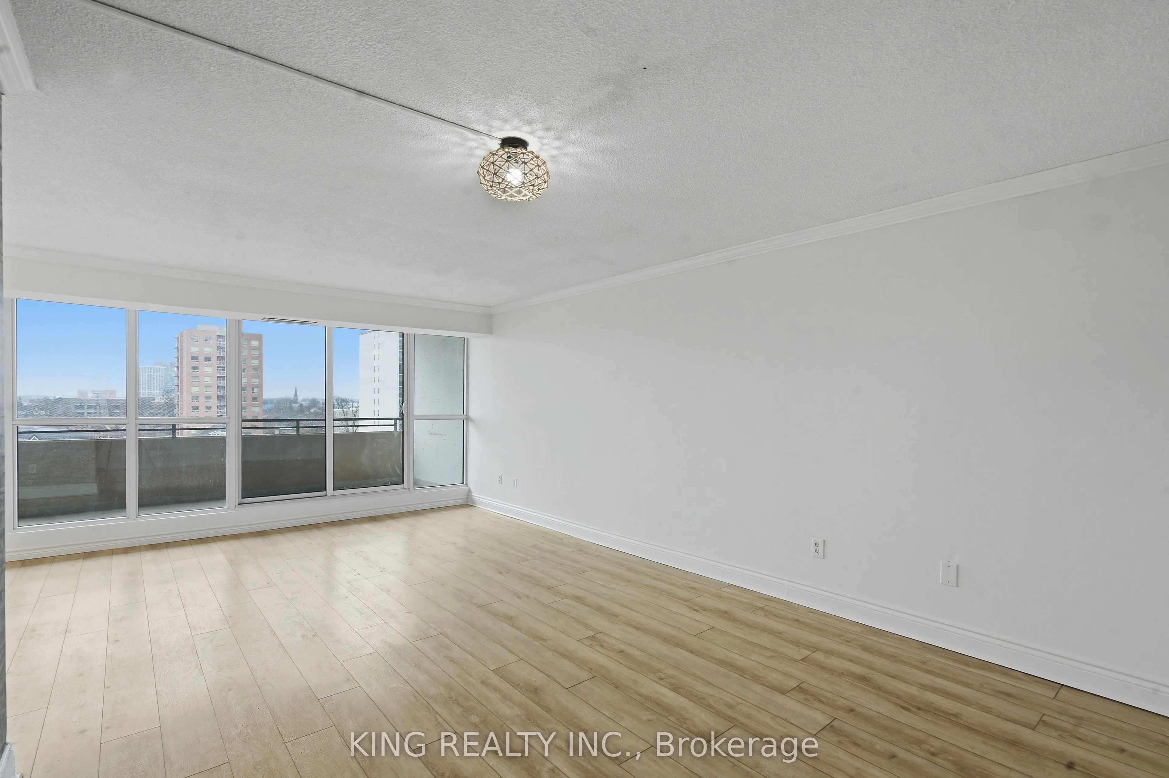 389 Dundas Street #701