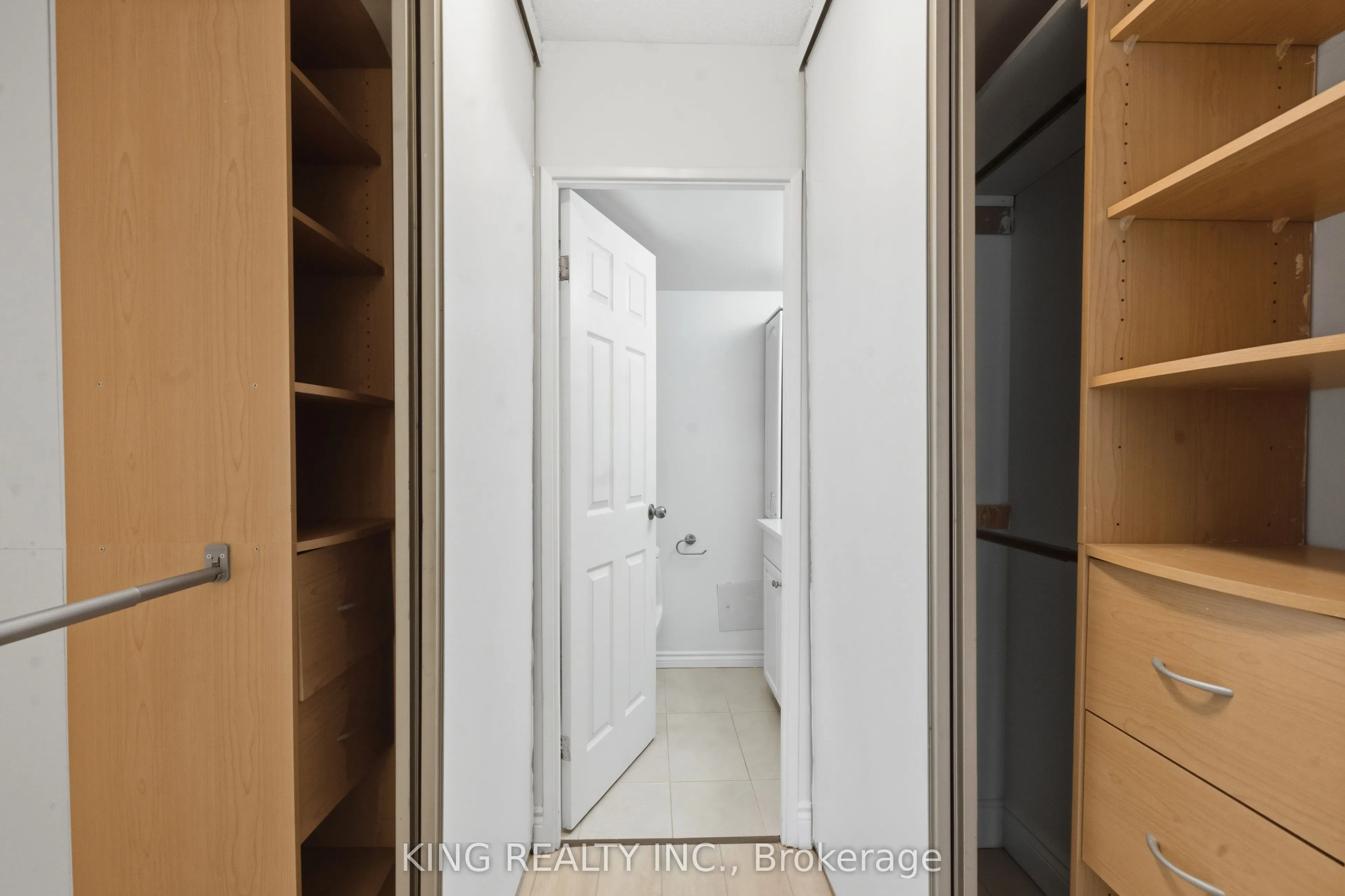 389 Dundas Street #701