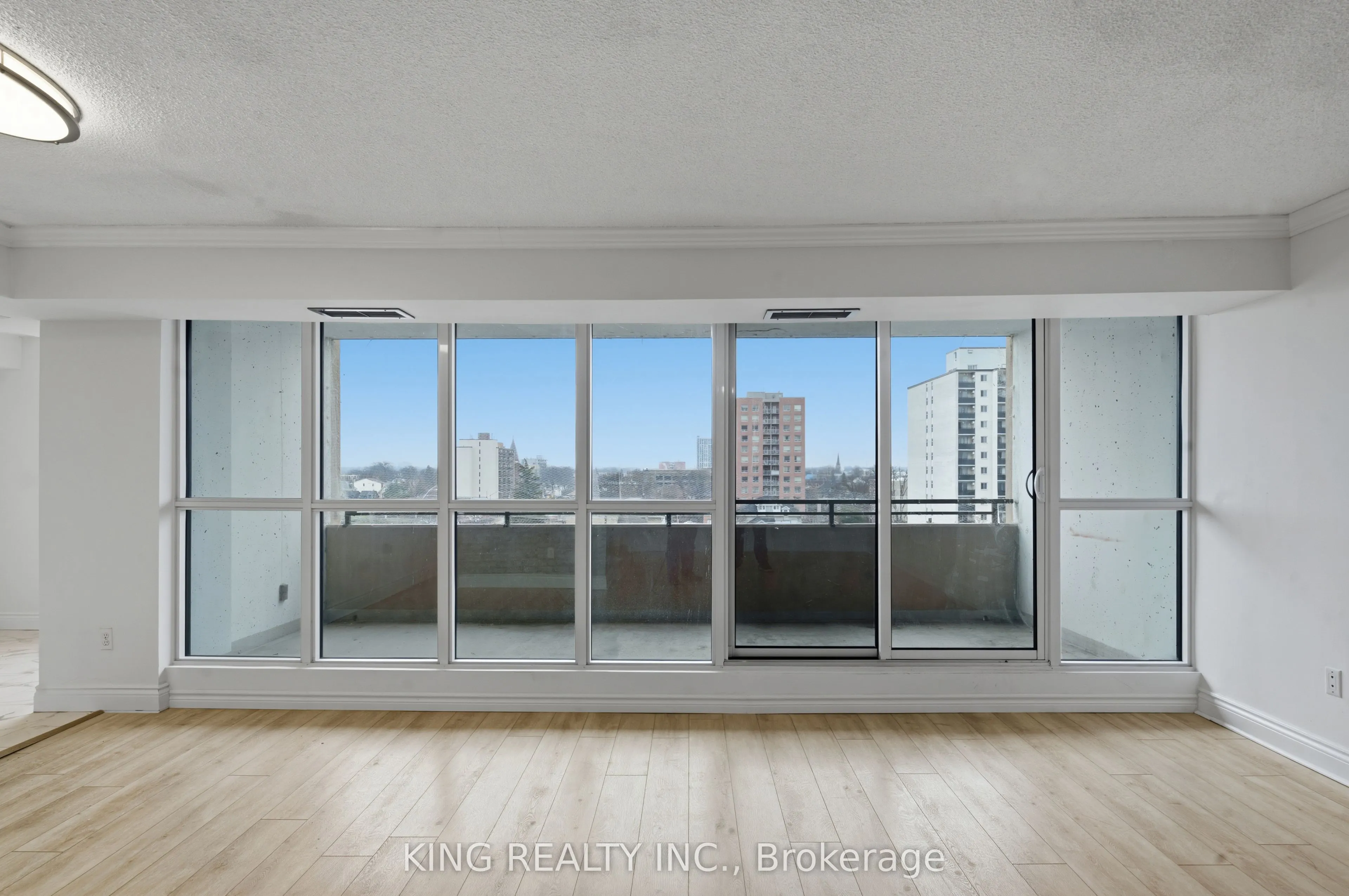 389 Dundas Street #701