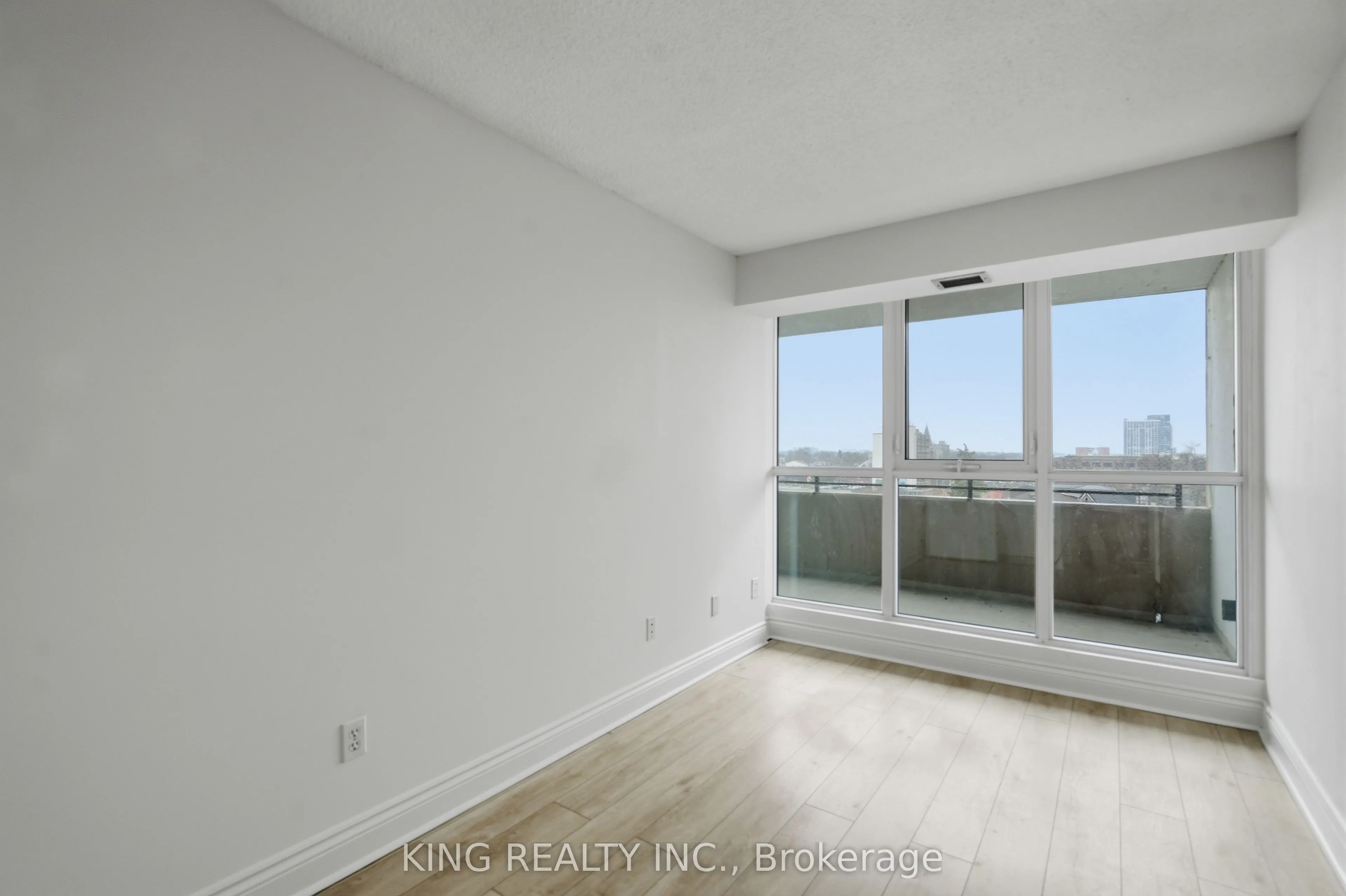 389 Dundas Street #701