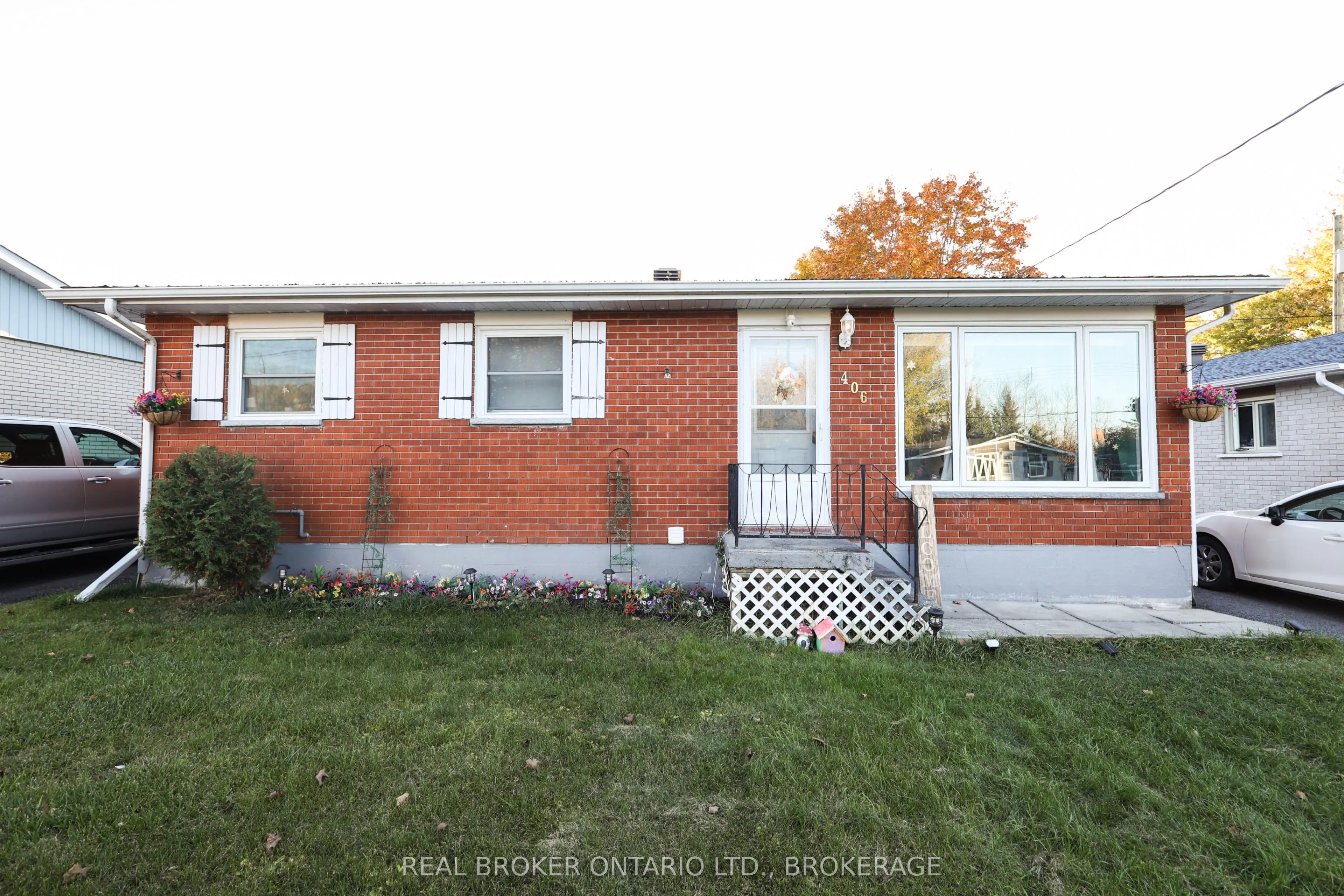 406 Dominion Street S