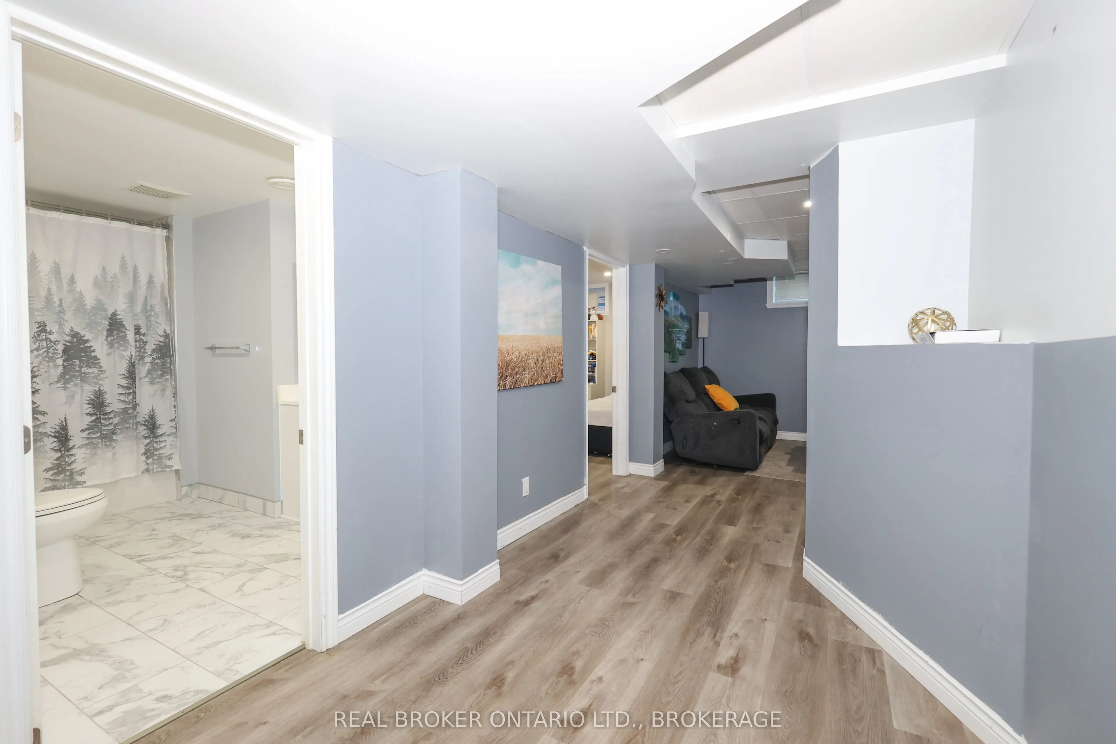 406 Dominion Street S