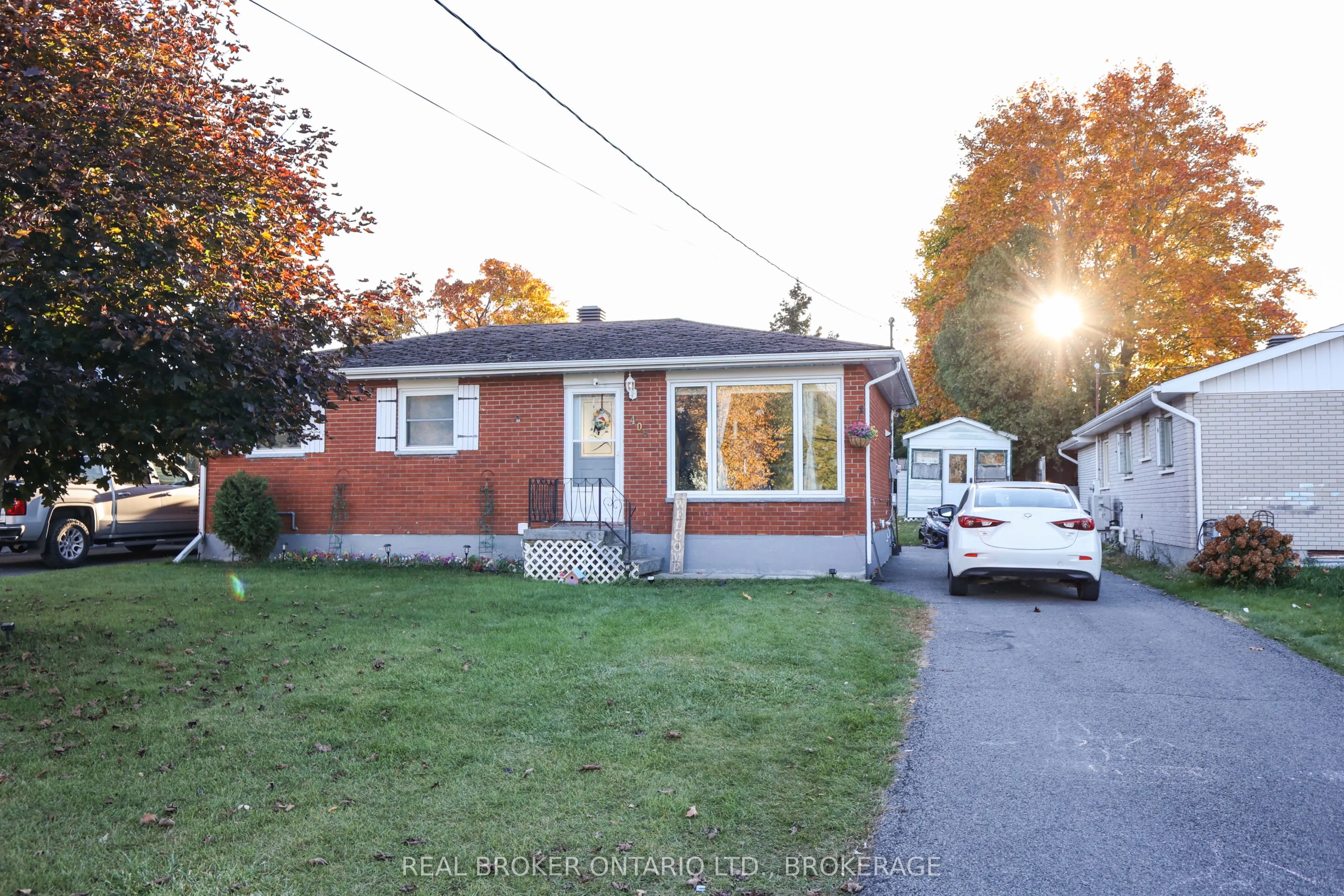 406 Dominion Street S