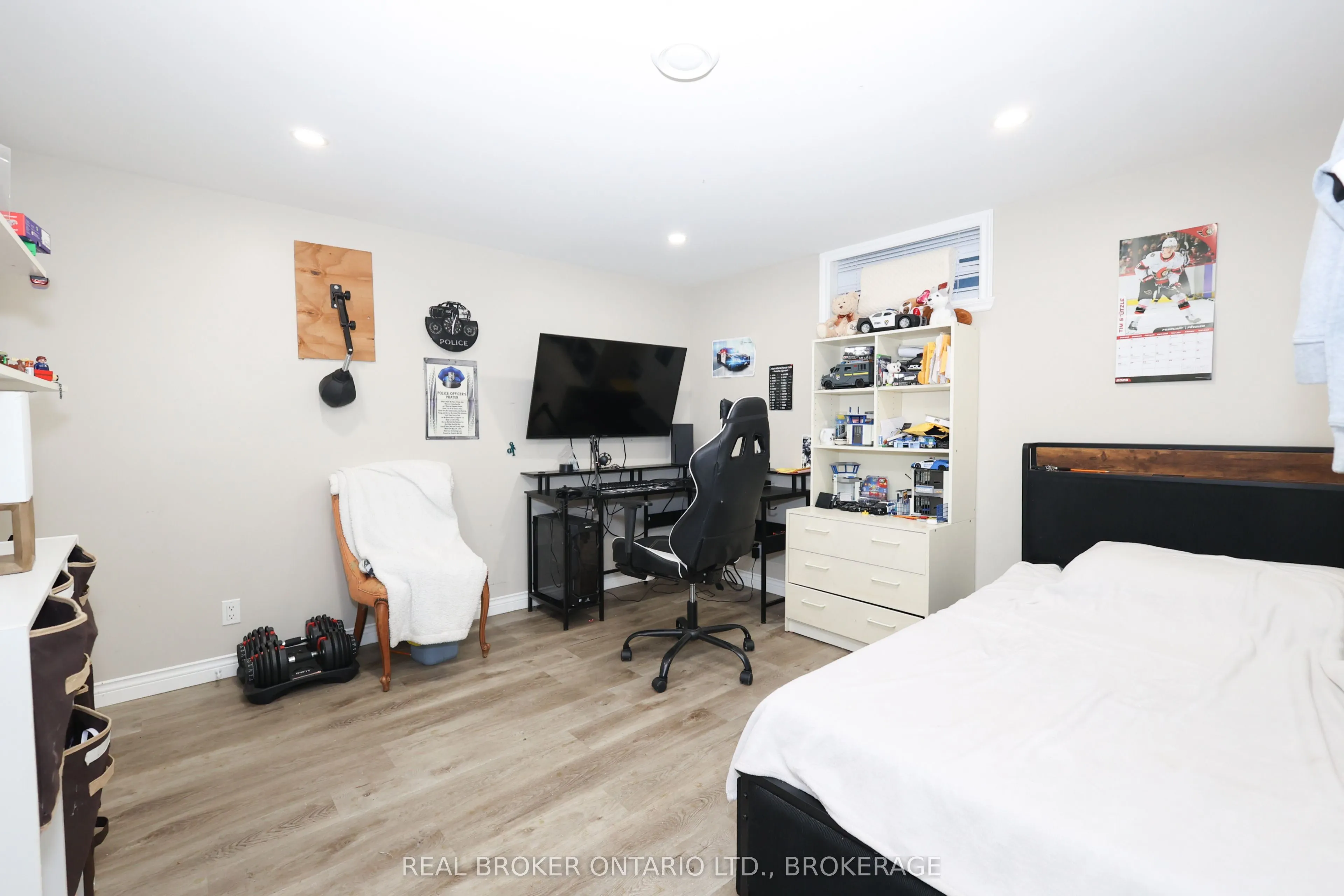 406 Dominion Street S