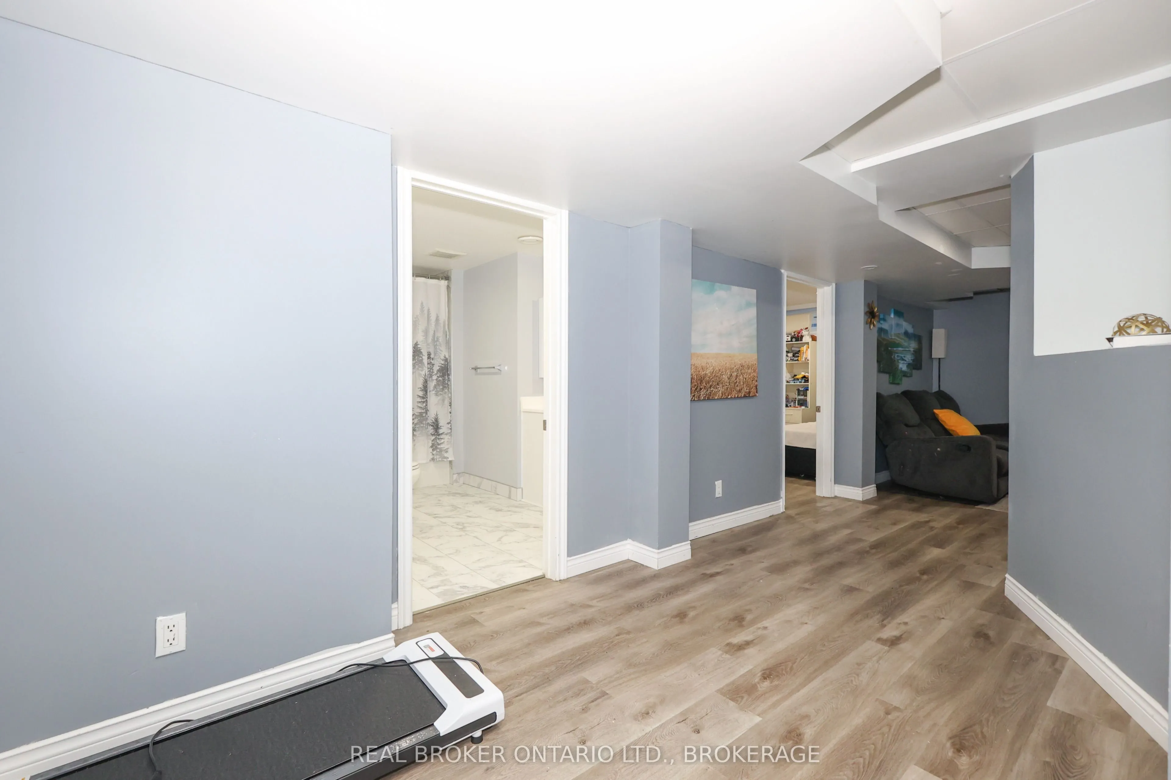 406 Dominion Street S