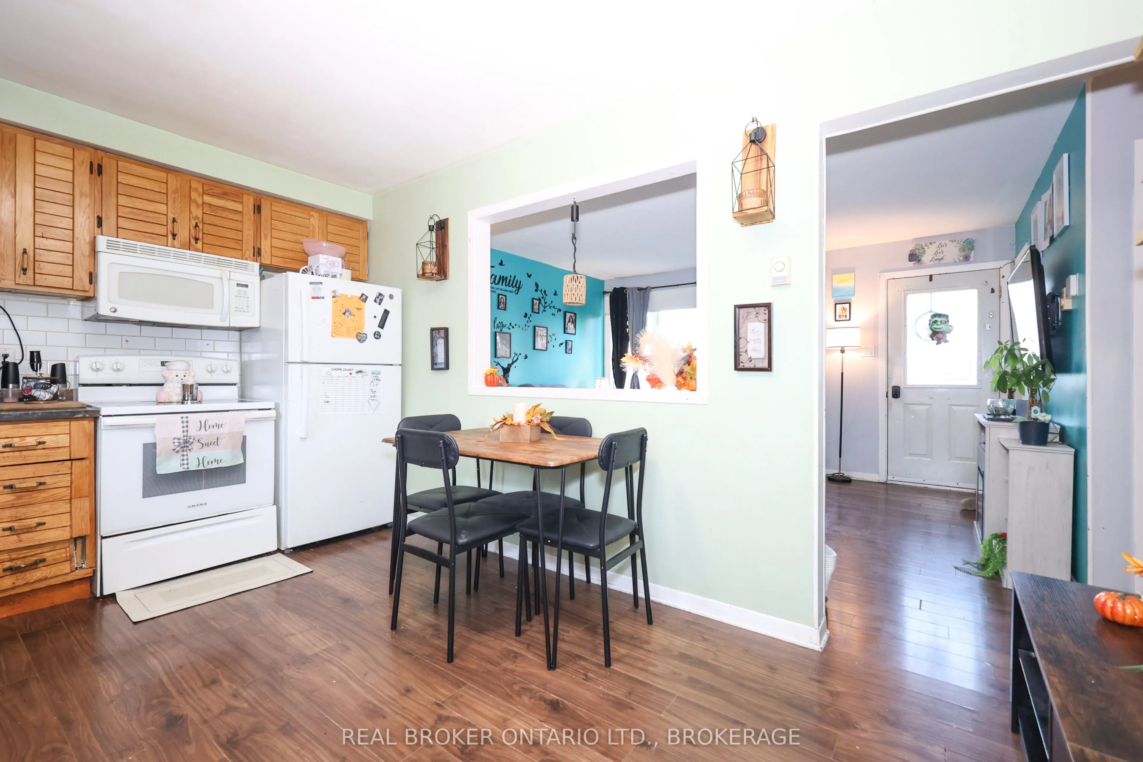 406 Dominion Street S