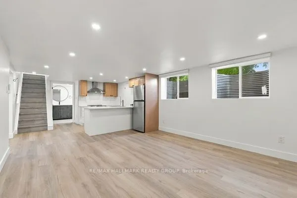 1321 Rideout Crescent