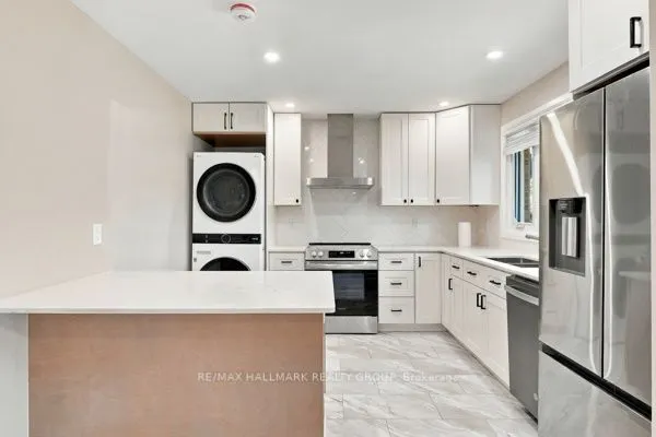 1321 Rideout Crescent