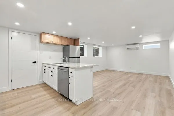 1321 Rideout Crescent