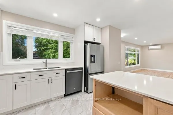 1321 Rideout Crescent