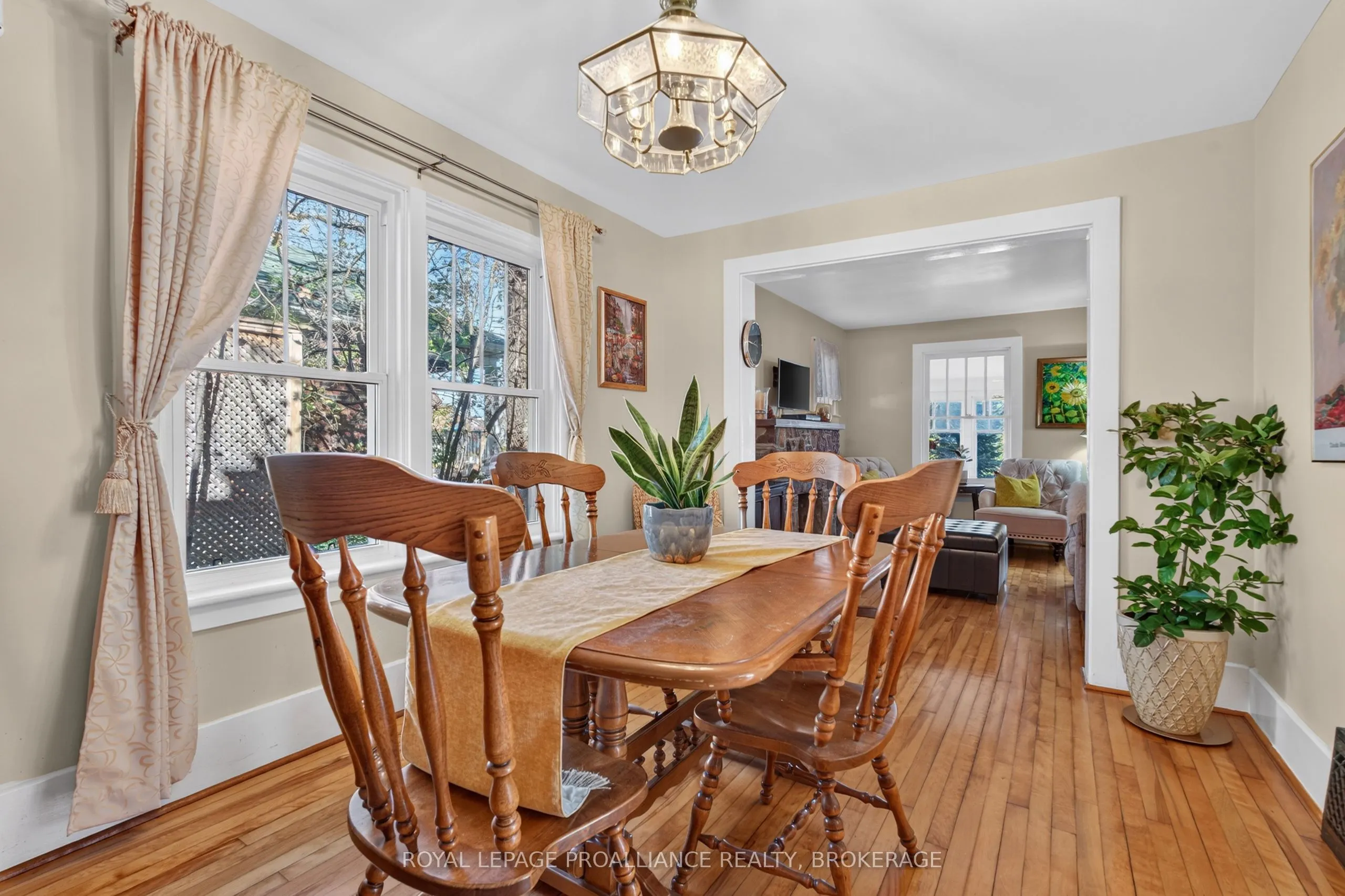 548 Division Street