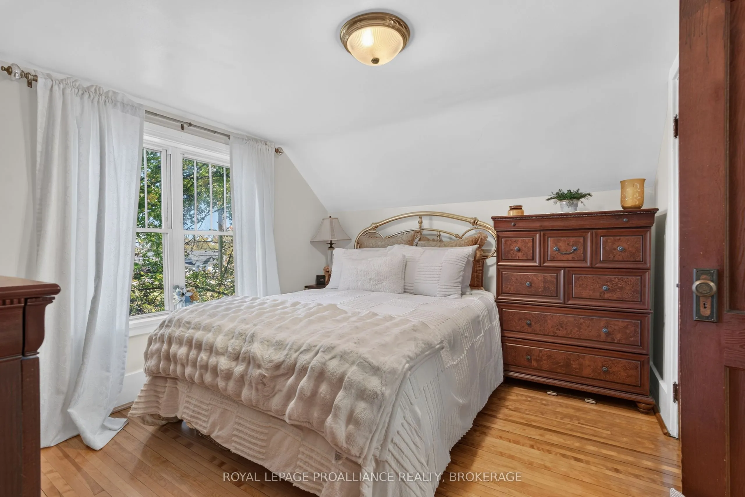 548 Division Street