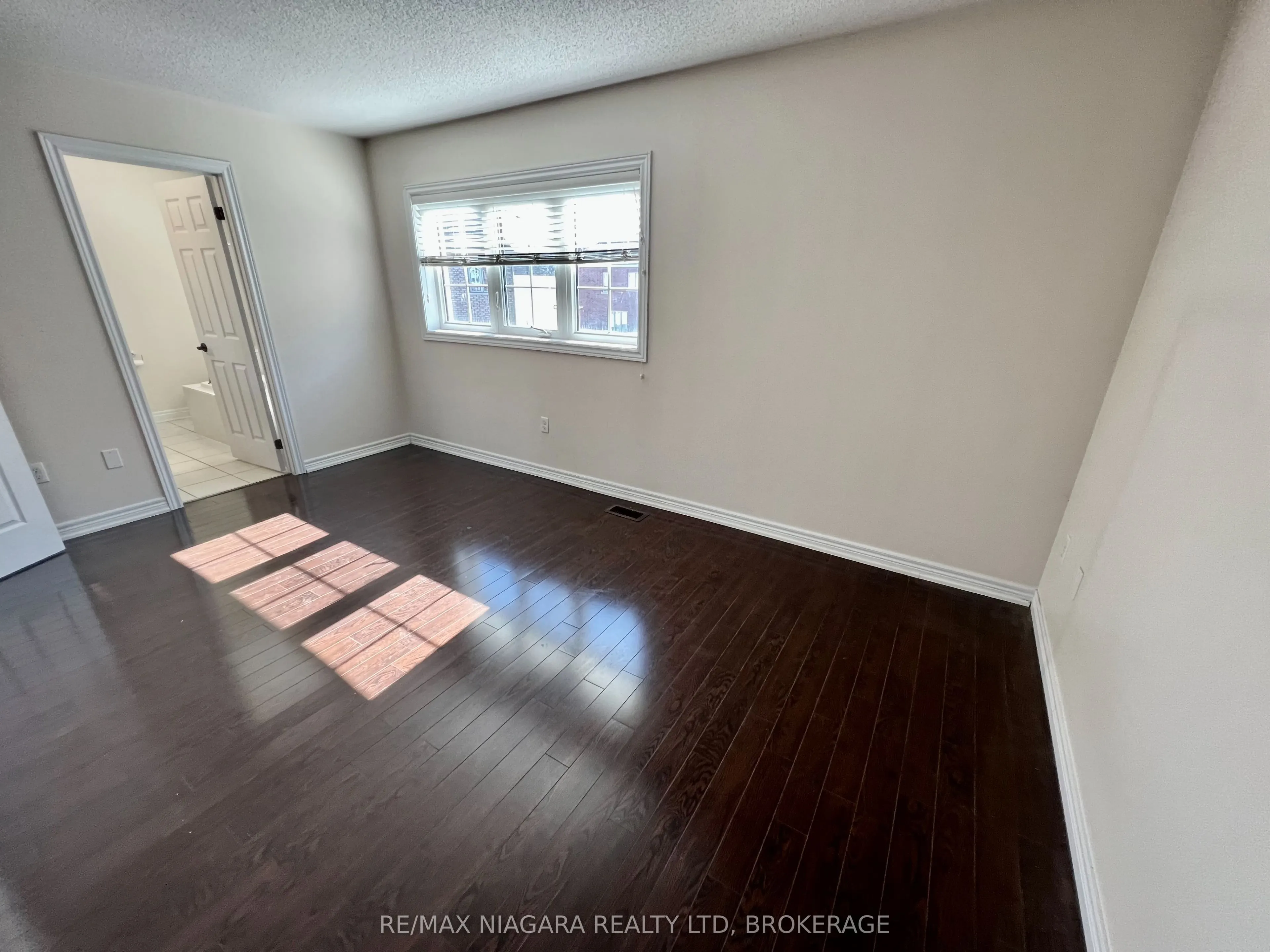 11 Keith Crescent